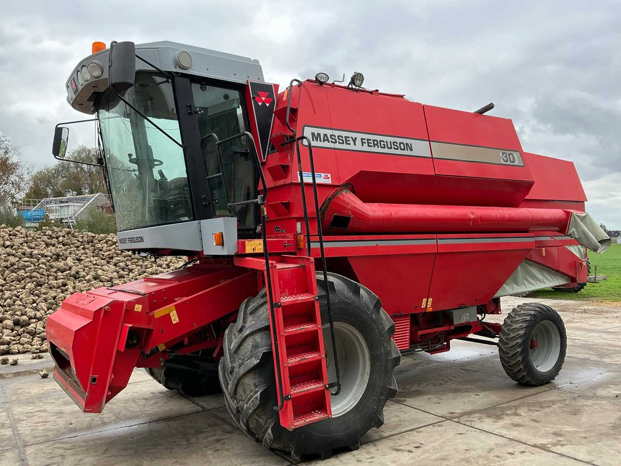 Massey ferguson MF30 - حصادة شاملة: صور 4 Massey ferguson MF30 - حصادة شاملة: صور 4