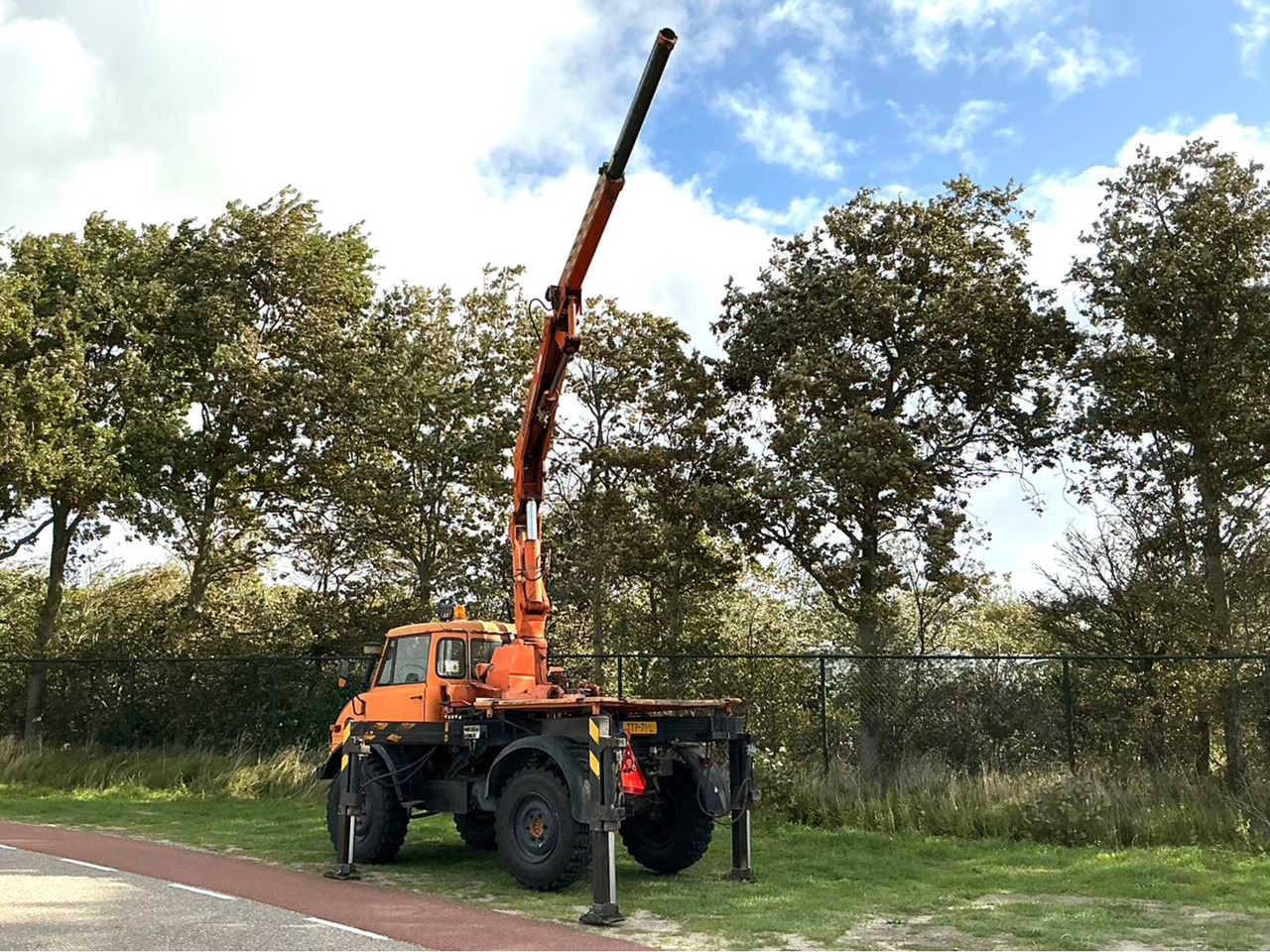 Mercedes-benz Unimog 406 - المقطورة الزراعية: صور 3 Mercedes-benz Unimog 406 - المقطورة الزراعية: صور 3