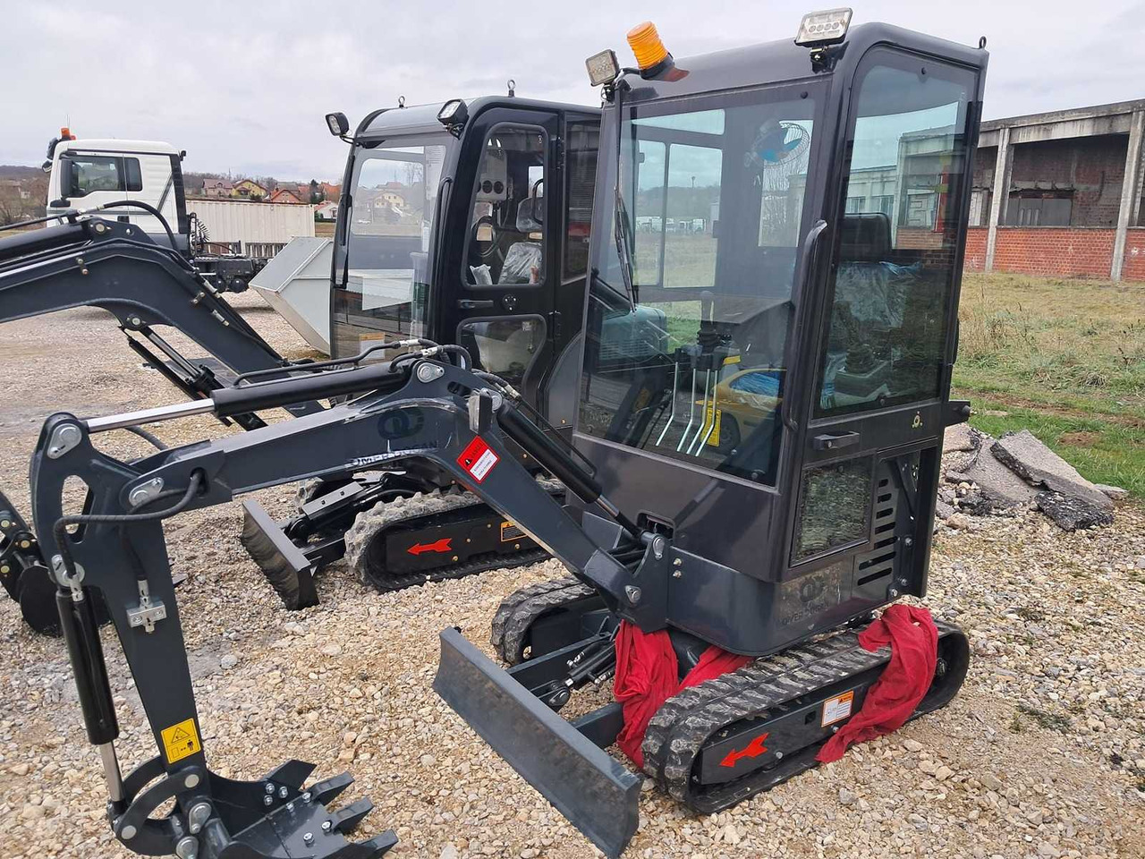 Mini Excavator 2T (2024) - حفارة مصغرة: صور 1 Mini Excavator 2T (2024) - حفارة مصغرة: صور 1
