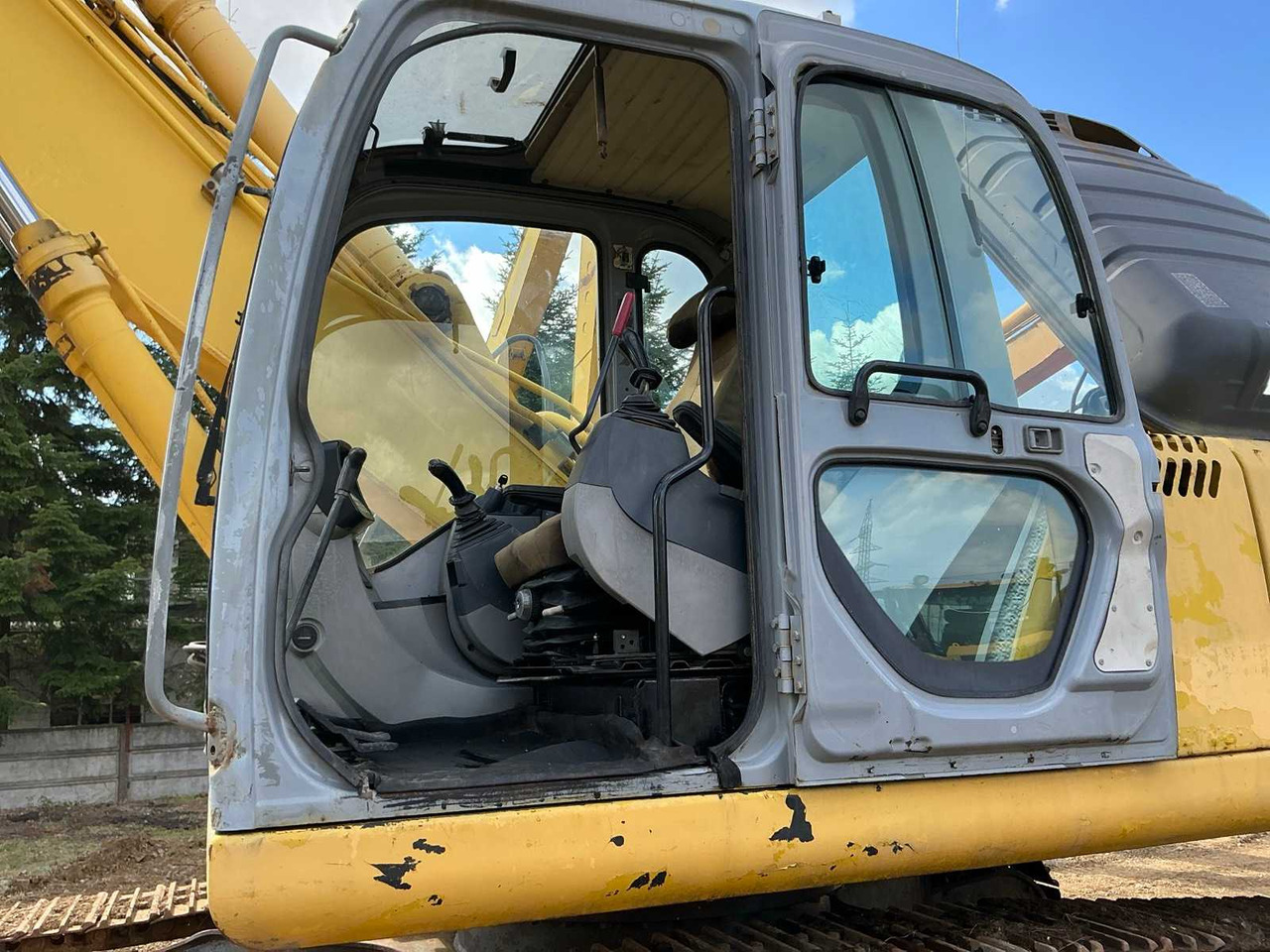 NEW HOLLAND KOBELCO E 215B - حفارات زحافة: صور 3 NEW HOLLAND KOBELCO E 215B - حفارات زحافة: صور 3