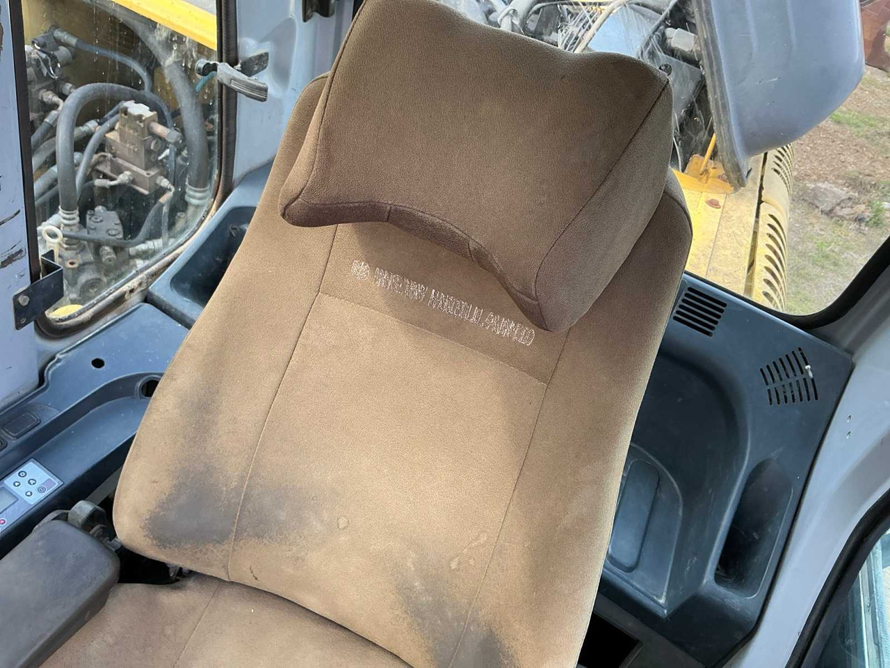 NEW HOLLAND KOBELCO NEW HOLLAND KOBELCO - E 215B - TRACKED EXCAVATOR - 2007 - حفارات زحافة: صور 5 NEW HOLLAND KOBELCO NEW HOLLAND KOBELCO - E 215B - TRACKED EXCAVATOR - 2007 - حفارات زحافة: صور 5