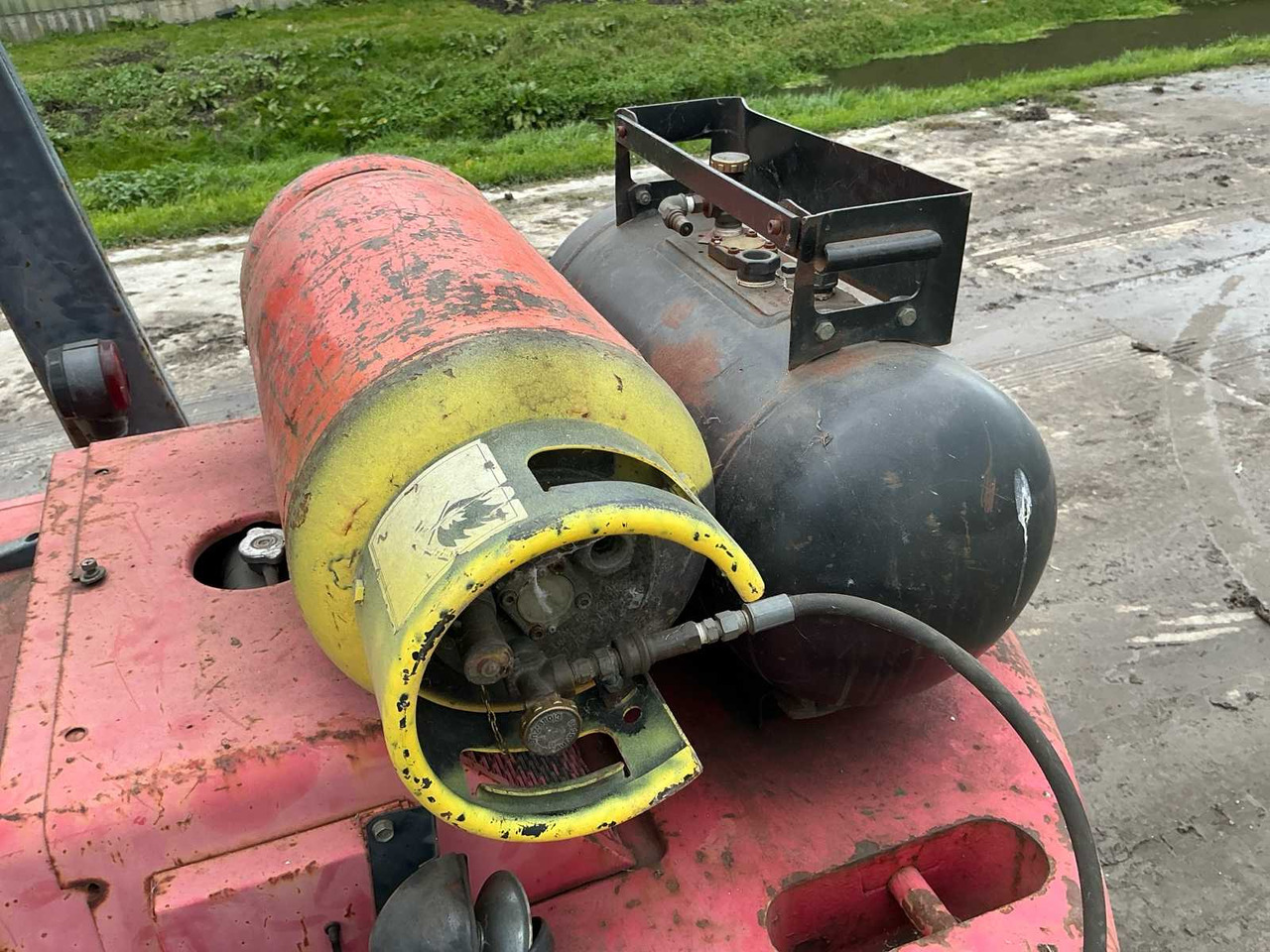 رافعة شوكية NISSAN BF03A40 FORKLIFT: صور 20