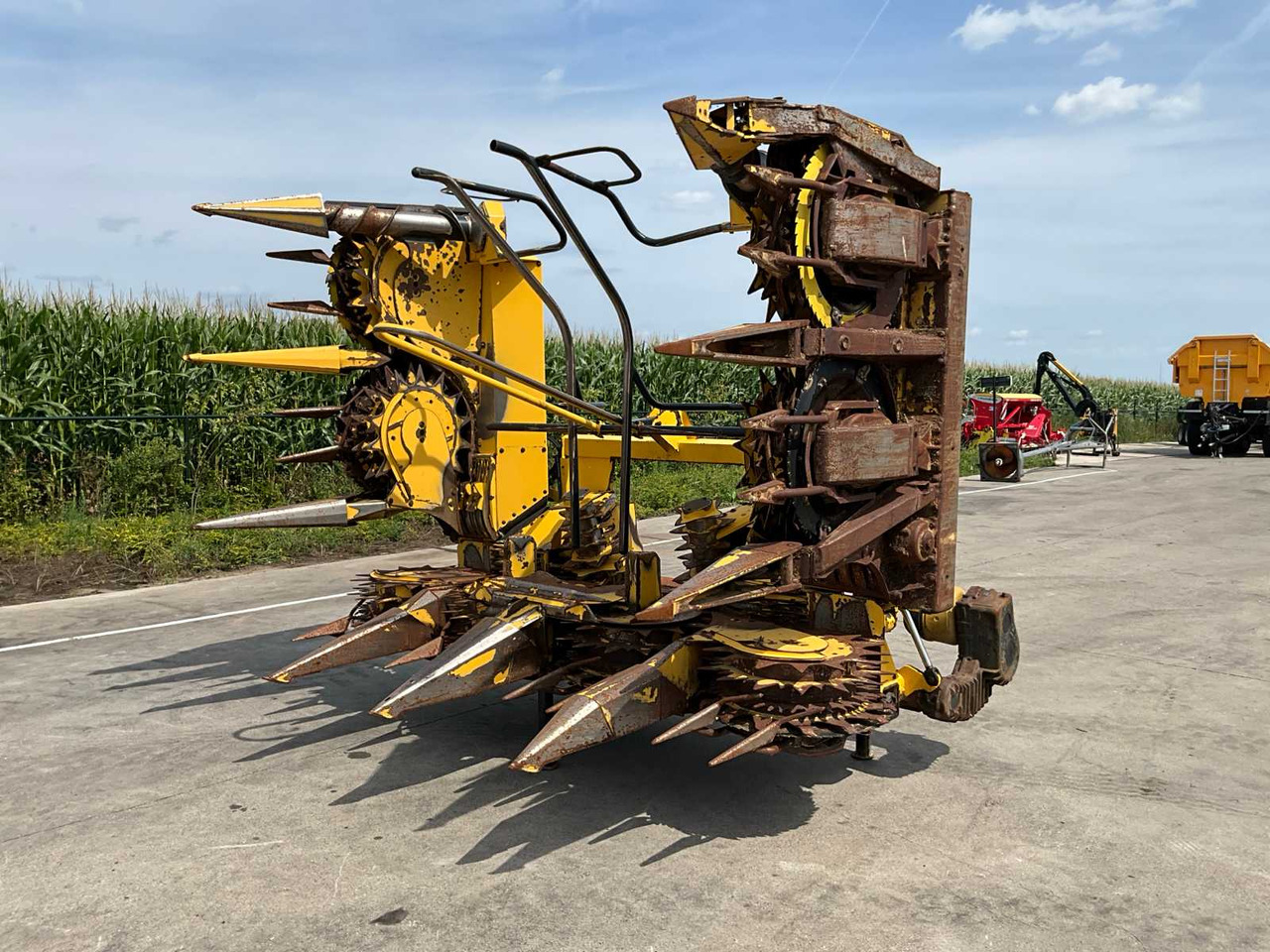 New Holland 440FI - حصادة الأعلاف: صور 1 New Holland 440FI - حصادة الأعلاف: صور 1