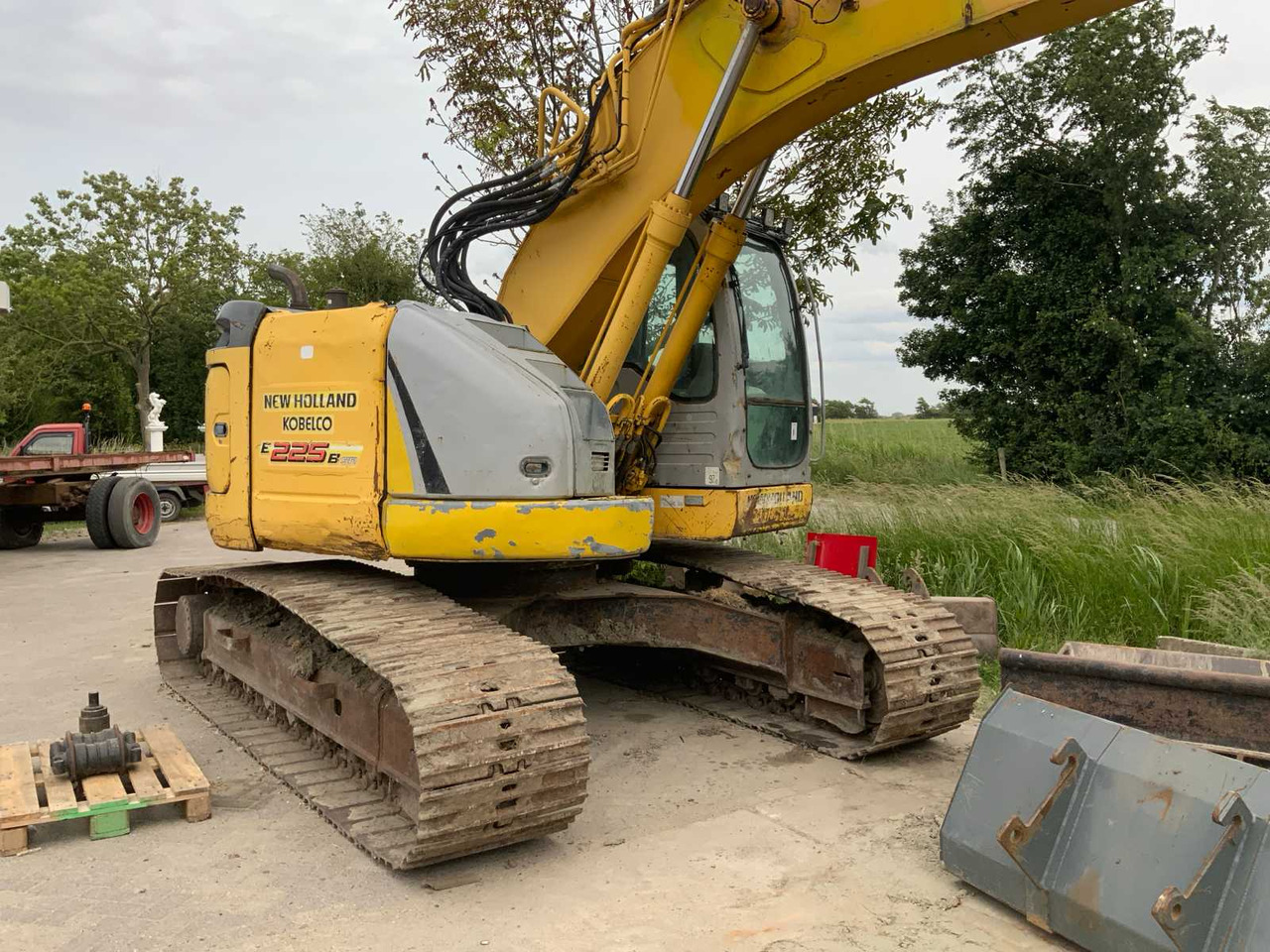 New Holland / Kobelco E225BSR - حفارات زحافة: صور 4 New Holland / Kobelco E225BSR - حفارات زحافة: صور 4