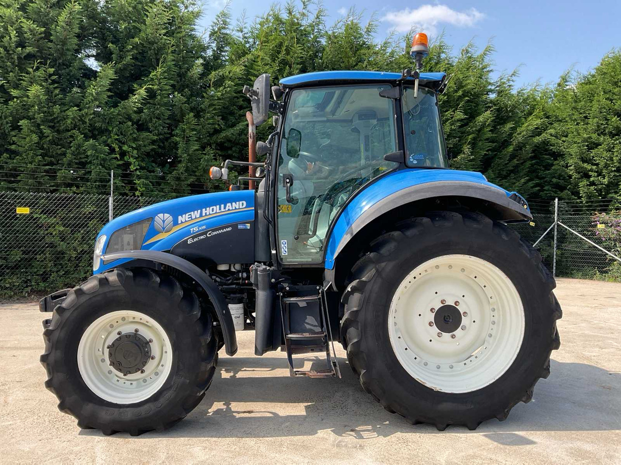 New Holland T5.105 - جرار: صور 2 New Holland T5.105 - جرار: صور 2