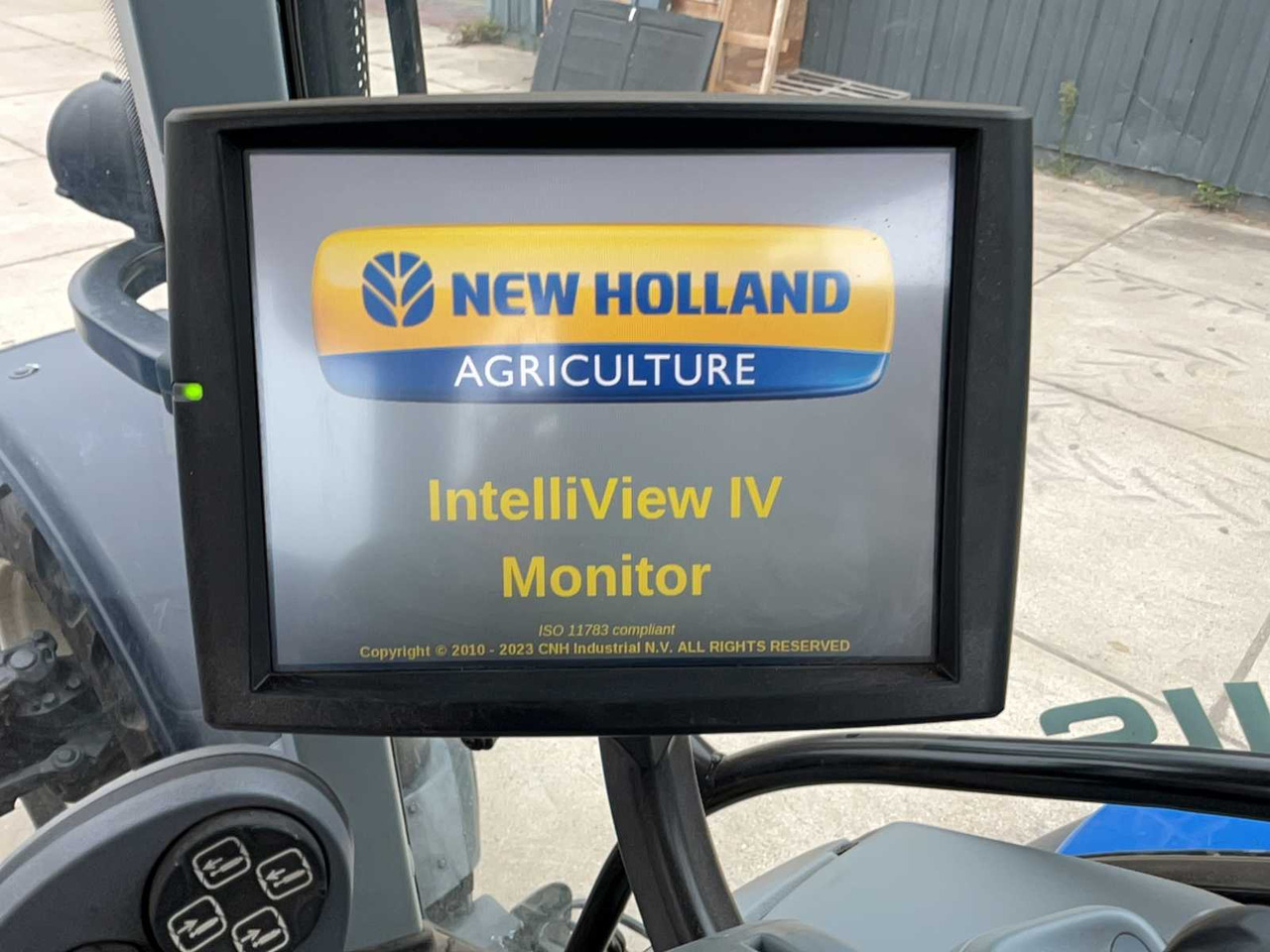 جرار New Holland TS 5.120: صور 16