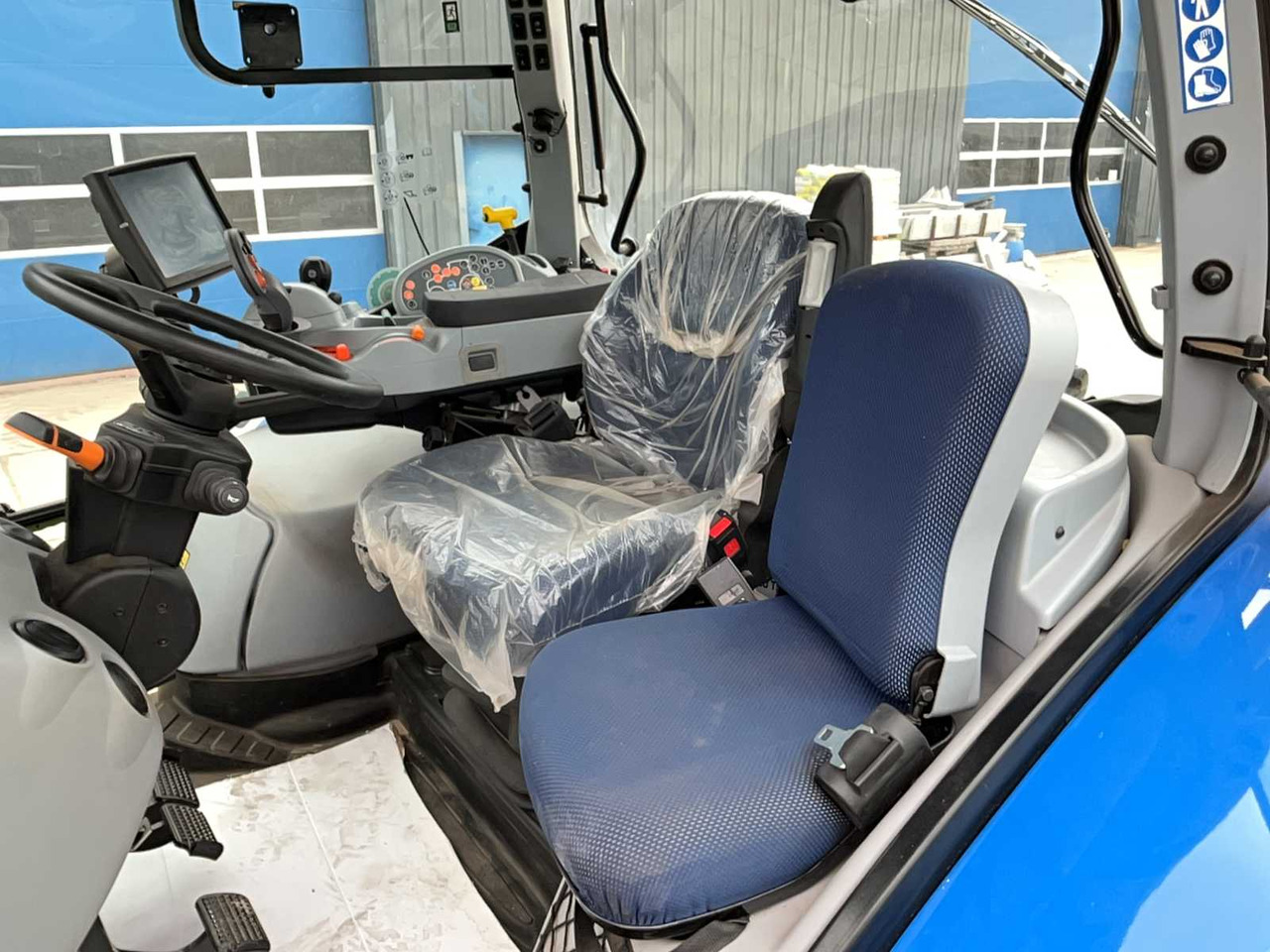 جرار New Holland TS 5.120: صور 10