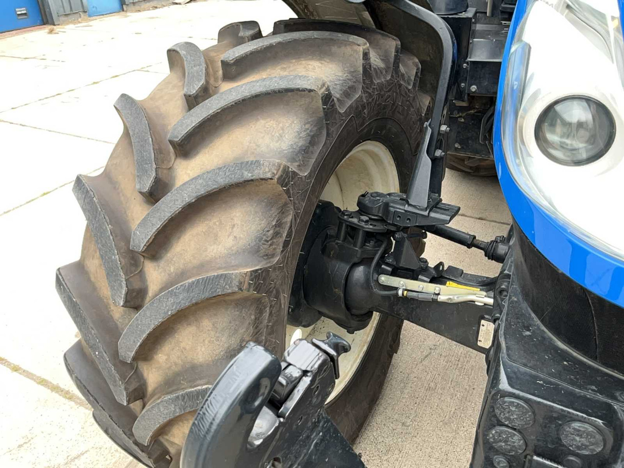 جرار New Holland TS 5.120: صور 25