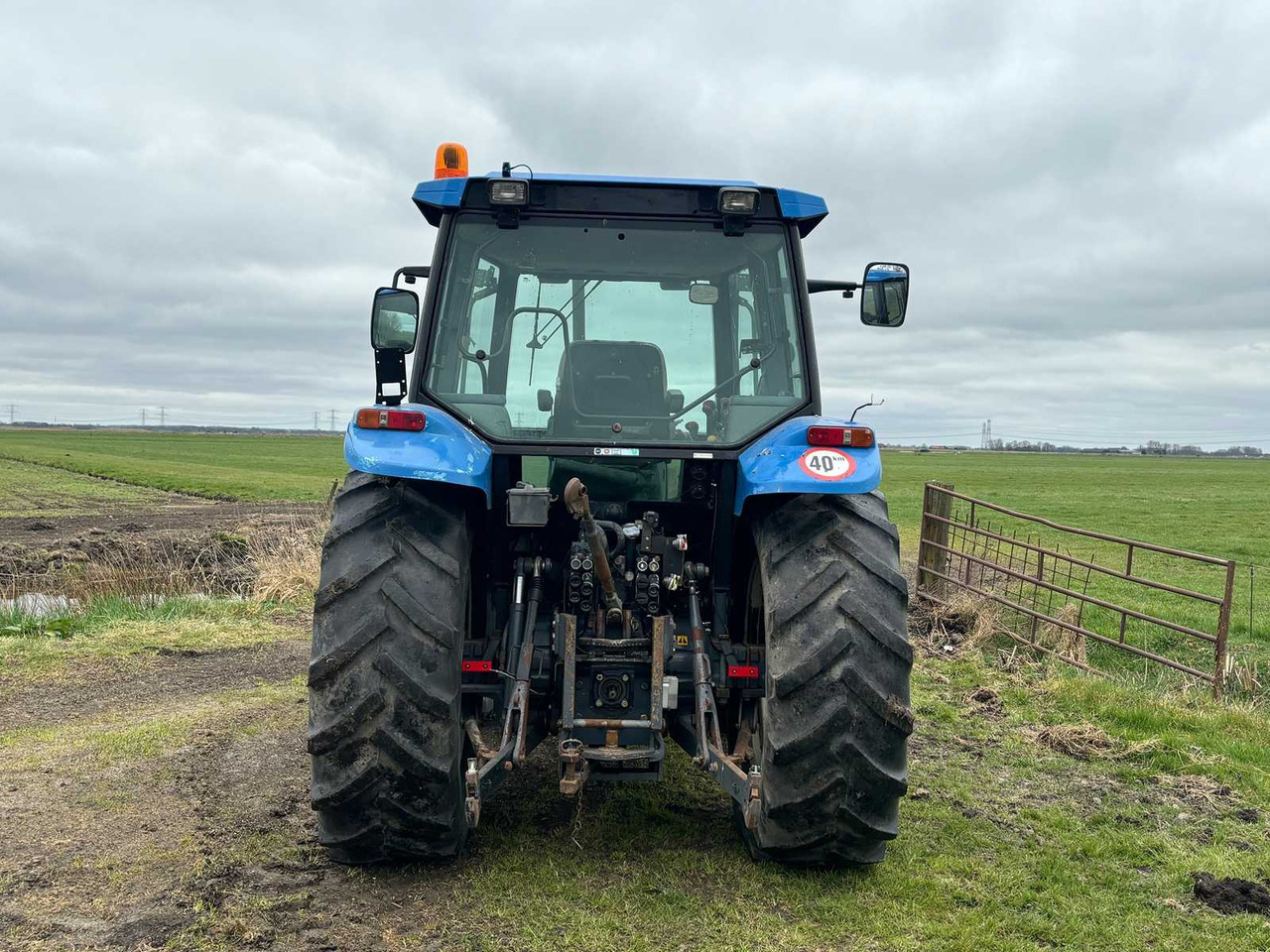 New Holland ts90 - جرار: صور 5 New Holland ts90 - جرار: صور 5