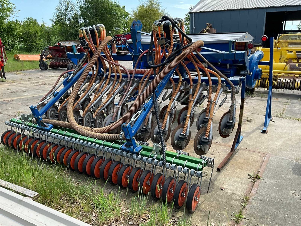 Nordsten NS4030 HYD 24 ERM - آلات البذر والغرس والشتل: صور 3 Nordsten NS4030 HYD 24 ERM - آلات البذر والغرس والشتل: صور 3