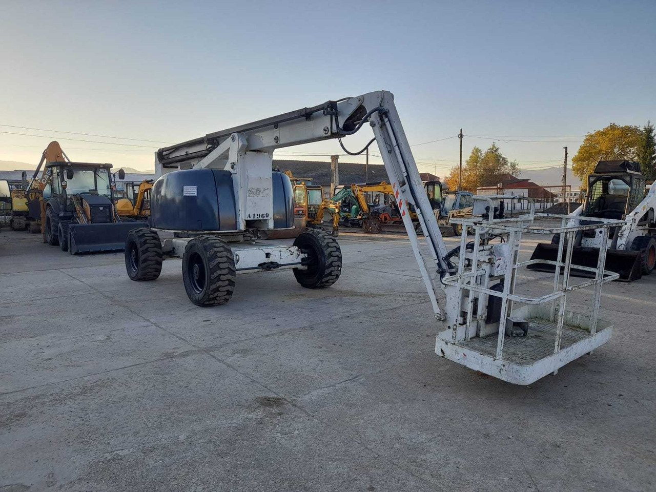 PINGUELY- HAULOTTE - HA20PX - AERIAL WORK PLATFORMS - 2004 - منصات هيدروليكية متنقلة: صور 1 PINGUELY- HAULOTTE - HA20PX - AERIAL WORK PLATFORMS - 2004 - منصات هيدروليكية متنقلة: صور 1