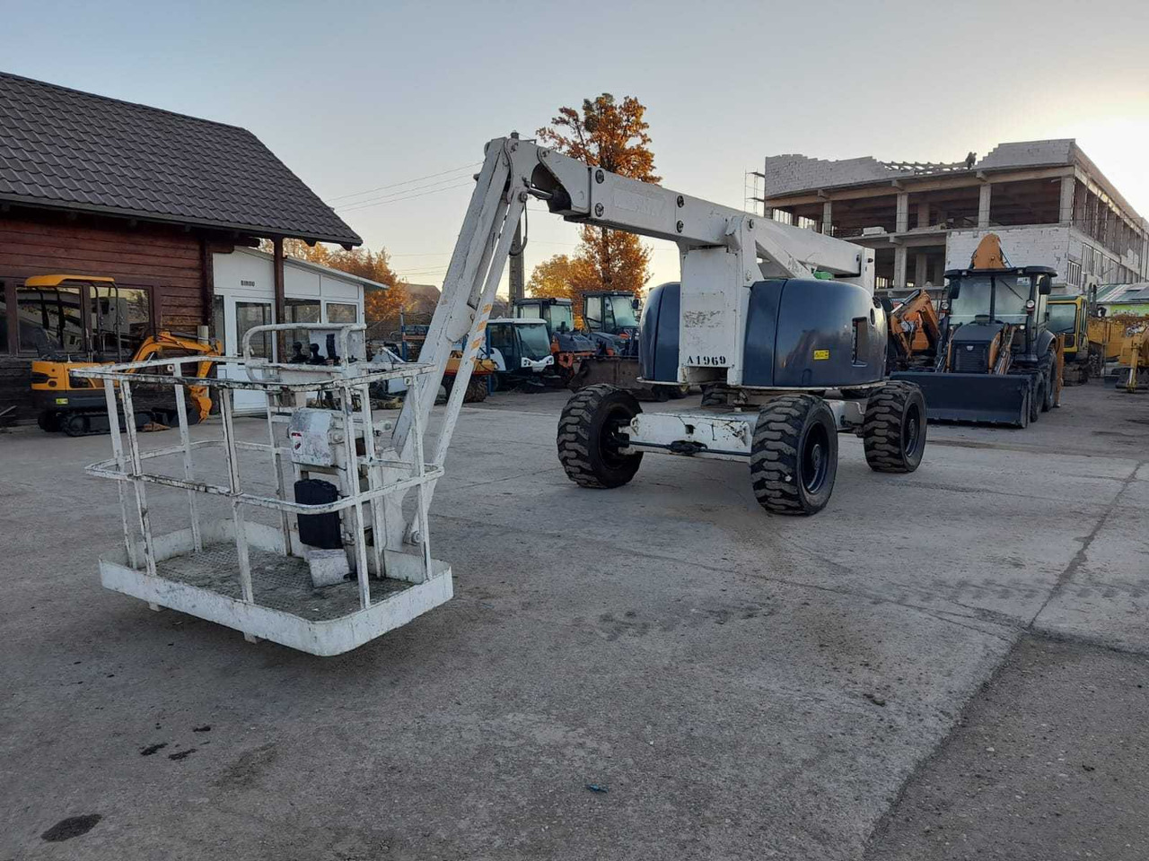 PINGUELY- HAULOTTE - HA20PX - AERIAL WORK PLATFORMS - 2004 - منصات هيدروليكية متنقلة: صور 2 PINGUELY- HAULOTTE - HA20PX - AERIAL WORK PLATFORMS - 2004 - منصات هيدروليكية متنقلة: صور 2