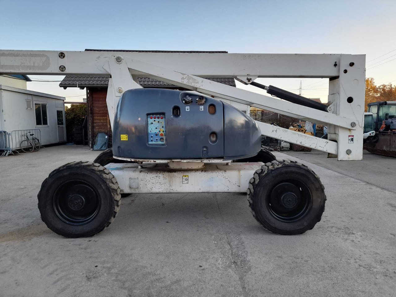 PINGUELY- HAULOTTE - HA20PX - AERIAL WORK PLATFORMS - 2004 - منصات هيدروليكية متنقلة: صور 5 PINGUELY- HAULOTTE - HA20PX - AERIAL WORK PLATFORMS - 2004 - منصات هيدروليكية متنقلة: صور 5