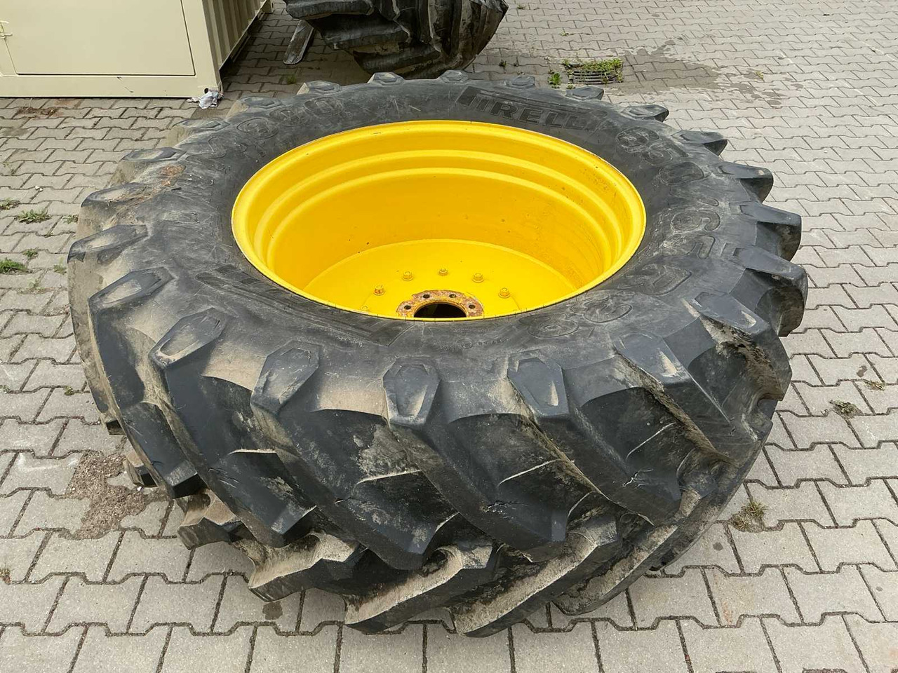 Pirelli TM800 - الإطارات والجنوط - جرار: صور 4 Pirelli TM800 - الإطارات والجنوط - جرار: صور 4