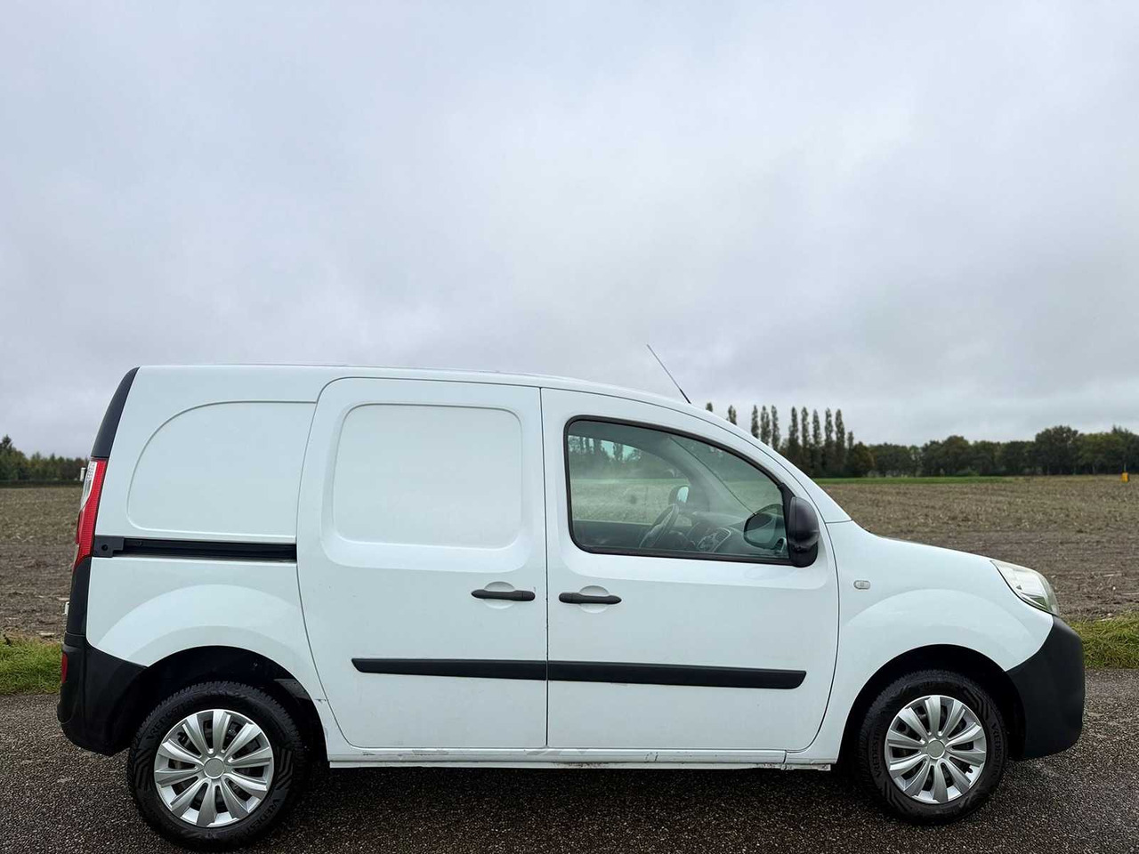 RENAULT - KANGOO EXPRESS - 1.5 DCI 90 EXBL.ES&S - VH-160-H - الشاحنات الصغيرة: صور 4 RENAULT - KANGOO EXPRESS - 1.5 DCI 90 EXBL.ES&S - VH-160-H - الشاحنات الصغيرة: صور 4