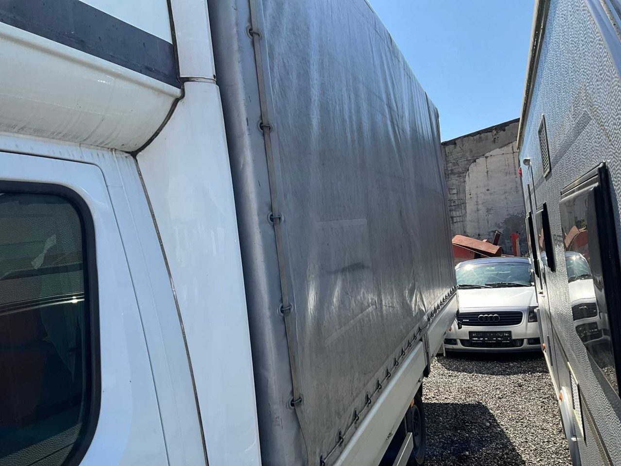 الشاحنات الصغيرة RENAULT MASTER VANS: صور 20