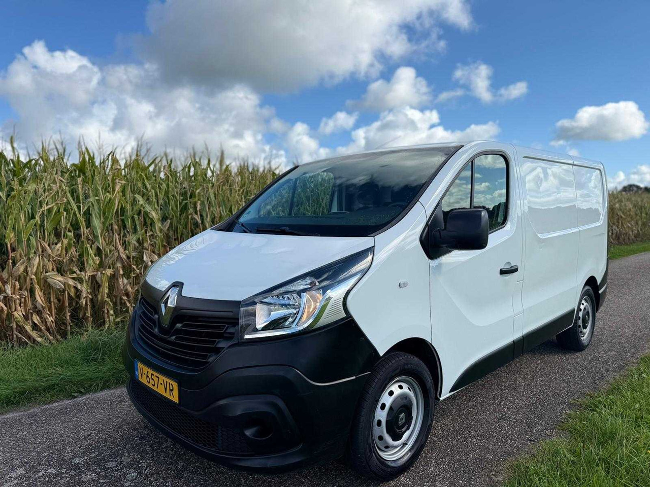RENAULT - TRAFIC - 1.6 DCI T27 L1H1 COM - V-657-VR - الشاحنات الصغيرة: صور 1 RENAULT - TRAFIC - 1.6 DCI T27 L1H1 COM - V-657-VR - الشاحنات الصغيرة: صور 1