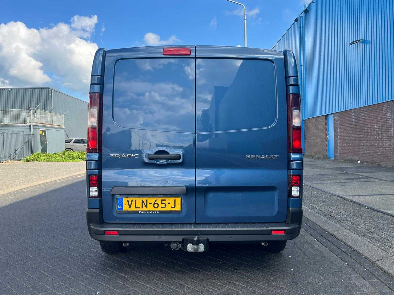 RENAULT TRAFIC 2.0 DCI 120 T29 L2H1 DOUBLE CABIN 6-PERS WORK EDITION | EURO 6 | VANS | VLN-65-J - الشاحنات الصغيرة: صور 4 RENAULT TRAFIC 2.0 DCI 120 T29 L2H1 DOUBLE CABIN 6-PERS WORK EDITION | EURO 6 | VANS | VLN-65-J - الشاحنات الصغيرة: صور 4