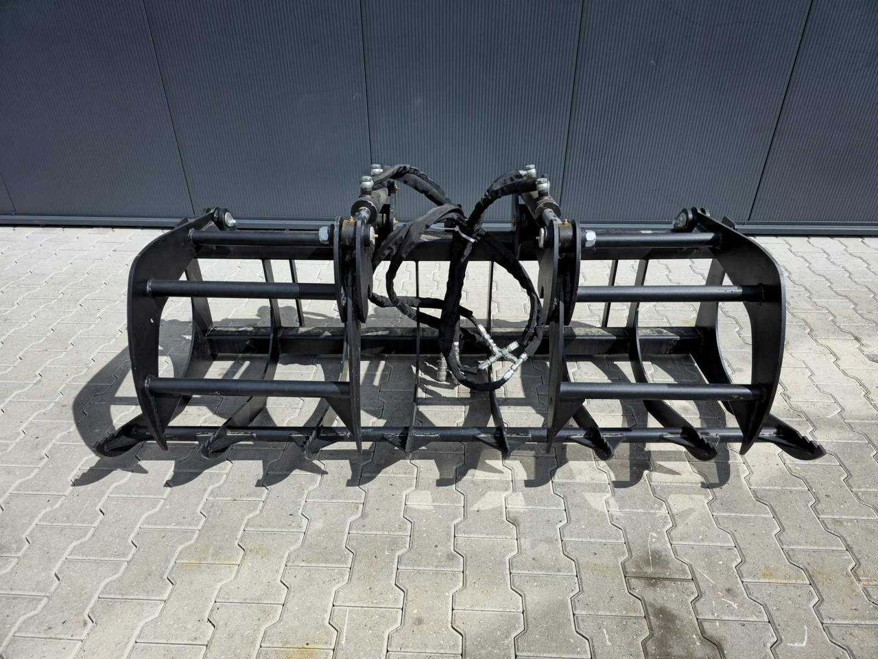 Rhino-cross 72 inch fork grapple - ملحقات - آلات البناء: صور 3 Rhino-cross 72 inch fork grapple - ملحقات - آلات البناء: صور 3