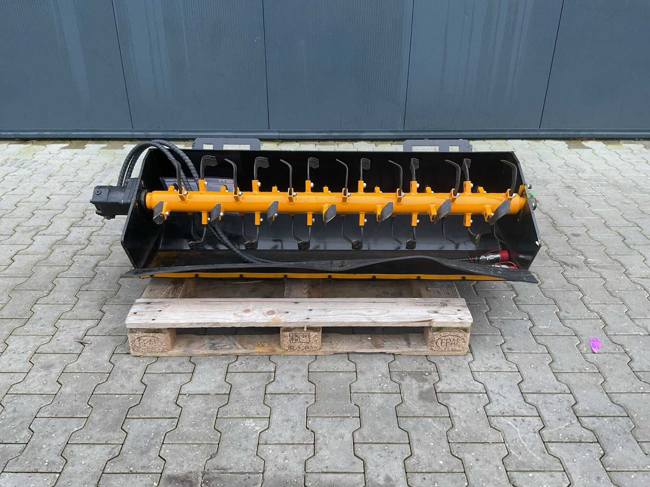 SKID STEER LOADER - GIYI - RT57 - 2025 - اللودر المجنزر صغير: صور 2 SKID STEER LOADER - GIYI - RT57 - 2025 - اللودر المجنزر صغير: صور 2