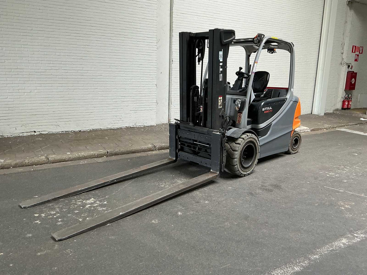STILL - RX60-40 - FORKLIFT TRUCKS - 2012 - رافعة شوكية: صور 1 STILL - RX60-40 - FORKLIFT TRUCKS - 2012 - رافعة شوكية: صور 1
