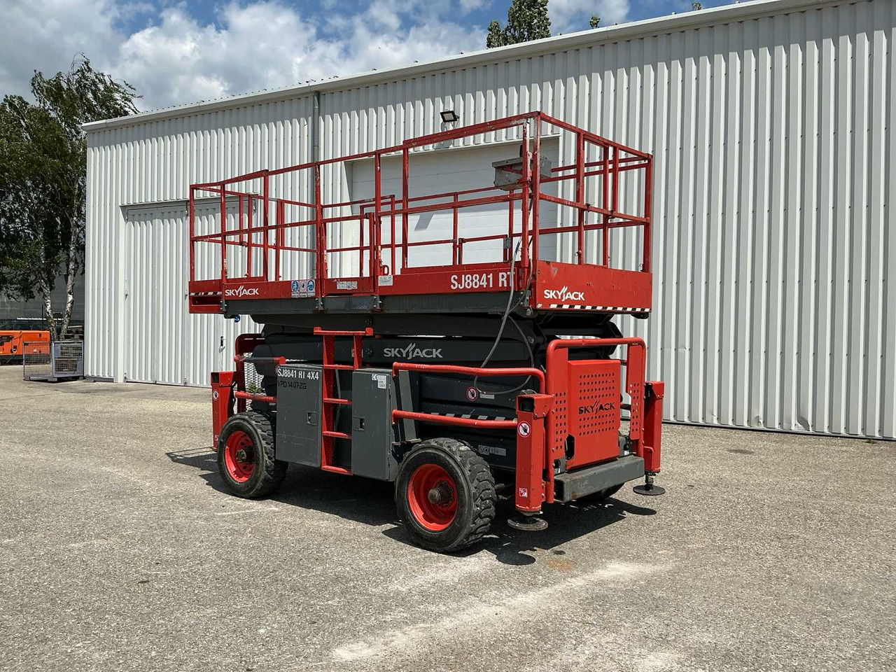 Skyjack SJ8841 RT 4x4 - منصات هيدروليكية متنقلة: صور 1 Skyjack SJ8841 RT 4x4 - منصات هيدروليكية متنقلة: صور 1