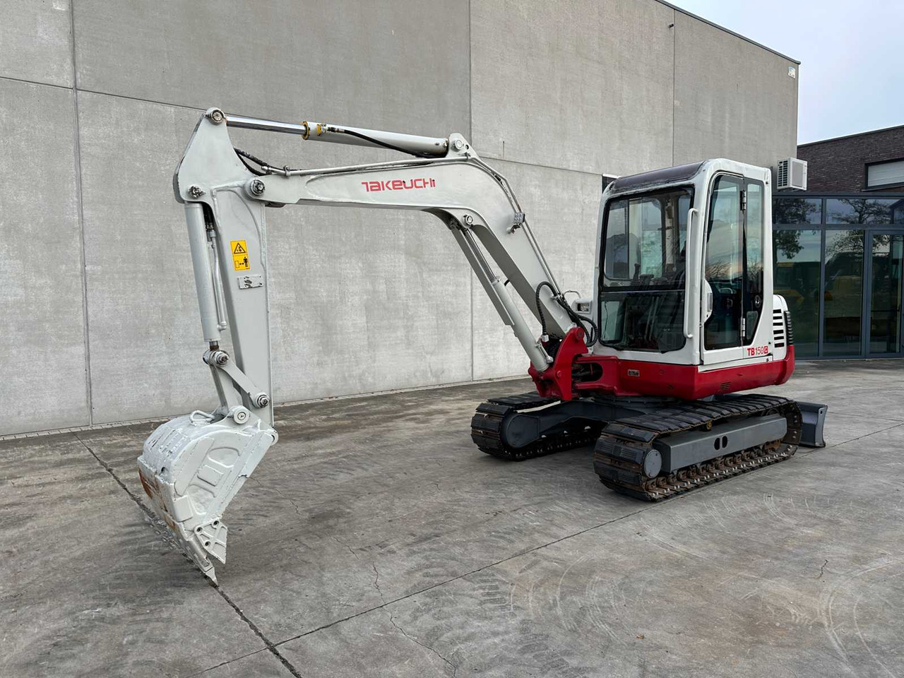 TAKEUCHI - - TB150C - MIDI EXCAVATOR - حفارة: صور 1 TAKEUCHI - - TB150C - MIDI EXCAVATOR - حفارة: صور 1