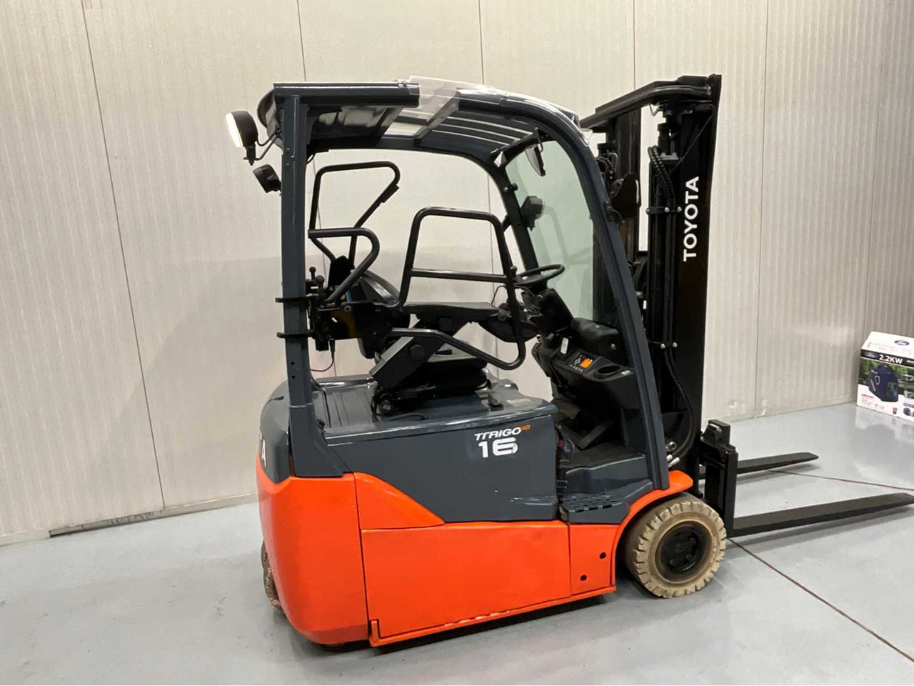 TOYOTA - 2018 - 8FBE16T - FORKLIFT, FREELIFT, SIDE SHIFT - PLASTIC ROOF - 4TH FUNCTION - رافعة شوكية: صور 5 TOYOTA - 2018 - 8FBE16T - FORKLIFT, FREELIFT, SIDE SHIFT - PLASTIC ROOF - 4TH FUNCTION - رافعة شوكية: صور 5