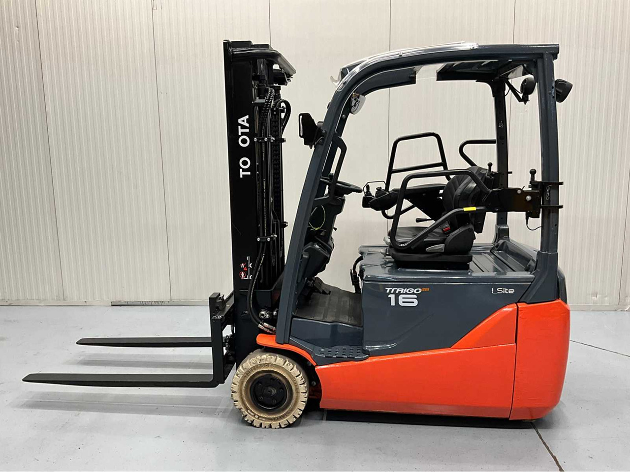 TOYOTA - 2018 - 8FBE16T - FORKLIFT, FREELIFT, SIDE SHIFT - PLASTIC ROOF - 4TH FUNCTION - رافعة شوكية: صور 3 TOYOTA - 2018 - 8FBE16T - FORKLIFT, FREELIFT, SIDE SHIFT - PLASTIC ROOF - 4TH FUNCTION - رافعة شوكية: صور 3