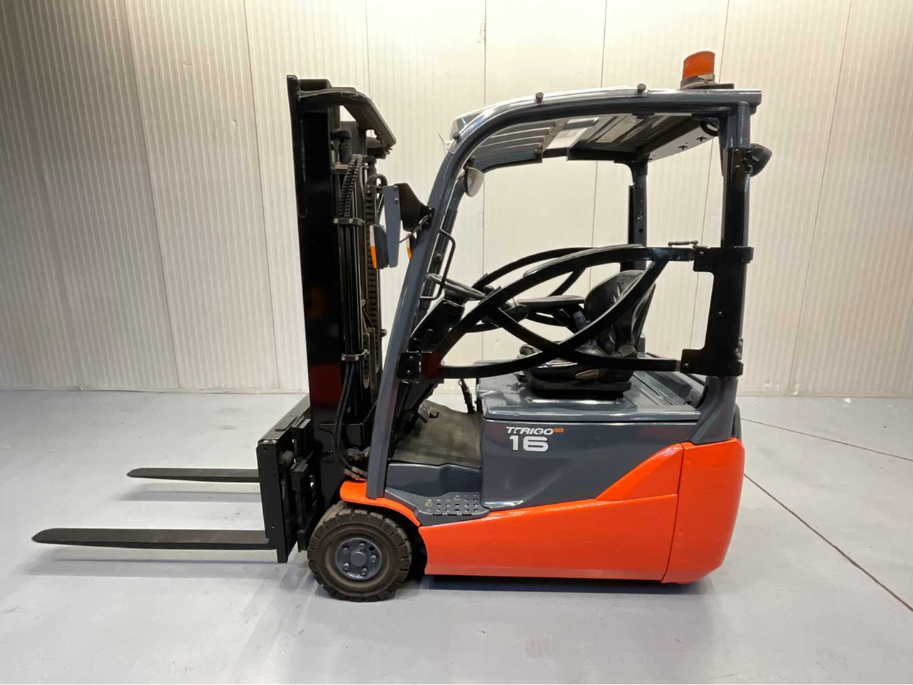 TOYOTA - 8FBE16T - FORKLIFT, FORK POSITIONER, SIDE-SHIFT, BLUESPOT, 2018 - رافعة شوكية: صور 3 TOYOTA - 8FBE16T - FORKLIFT, FORK POSITIONER, SIDE-SHIFT, BLUESPOT, 2018 - رافعة شوكية: صور 3