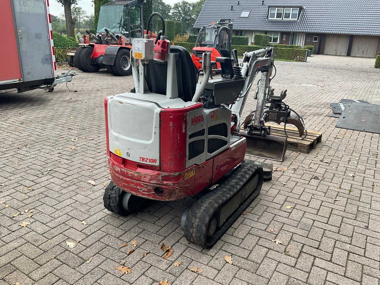 Takeuchi TB210 R - حفارة مصغرة: صور 3 Takeuchi TB210 R - حفارة مصغرة: صور 3