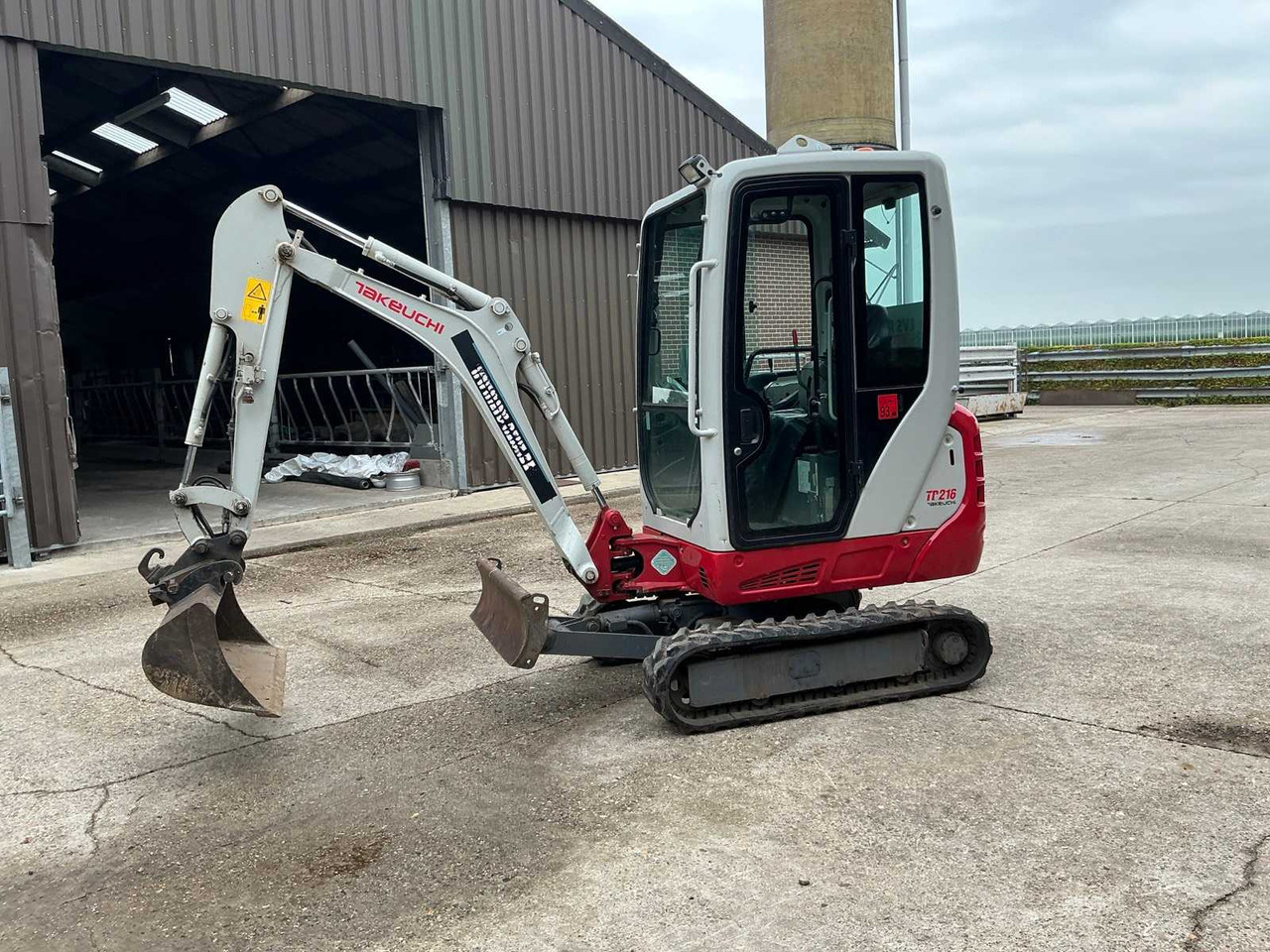 Takeuchi TB216 - حفارة مصغرة: صور 2 Takeuchi TB216 - حفارة مصغرة: صور 2