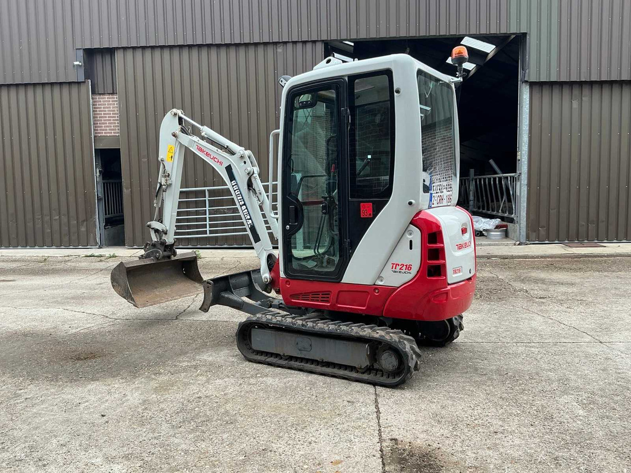 Takeuchi TB216 - حفارة مصغرة: صور 3 Takeuchi TB216 - حفارة مصغرة: صور 3