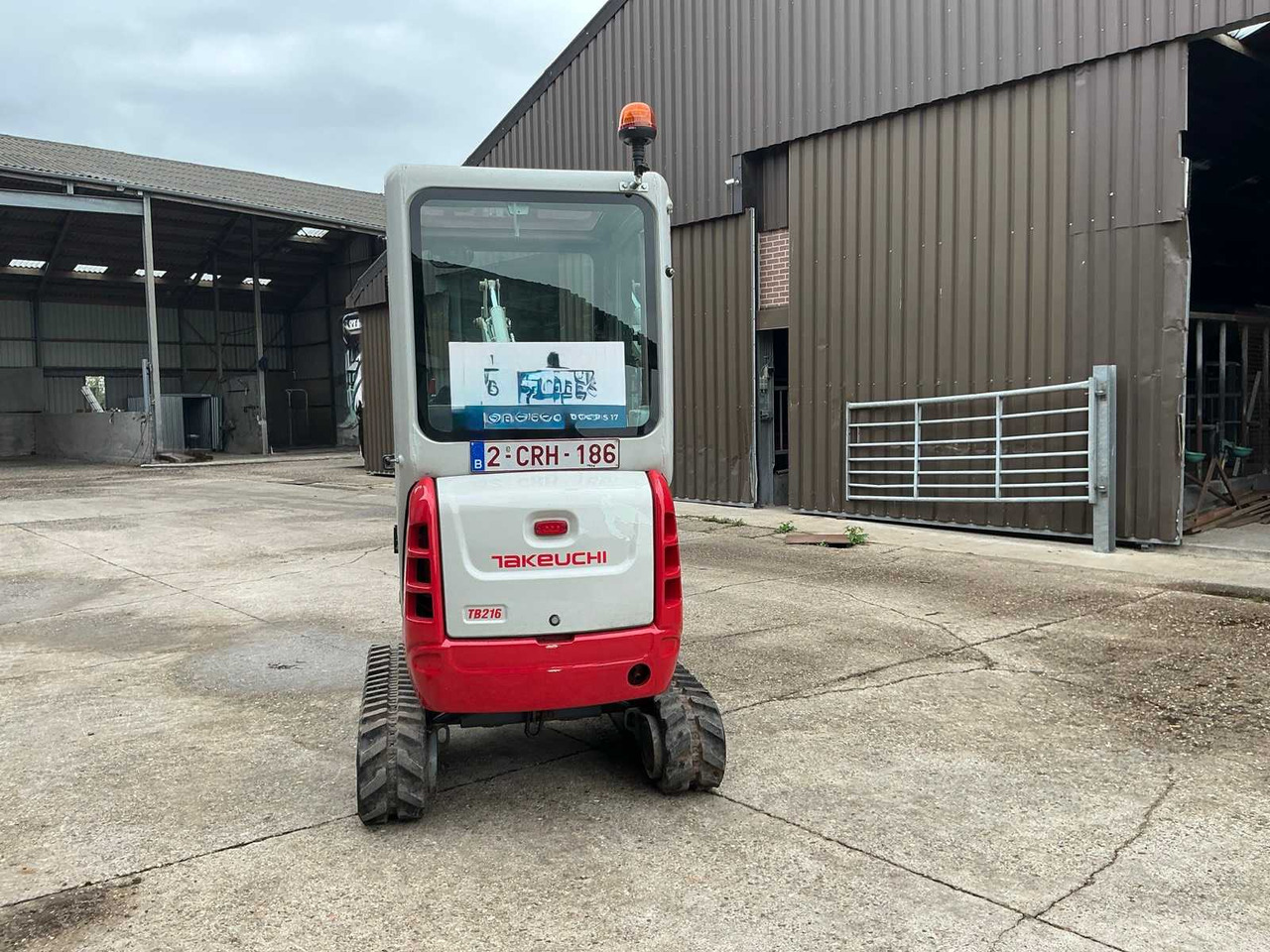 Takeuchi TB216 - حفارة مصغرة: صور 4 Takeuchi TB216 - حفارة مصغرة: صور 4
