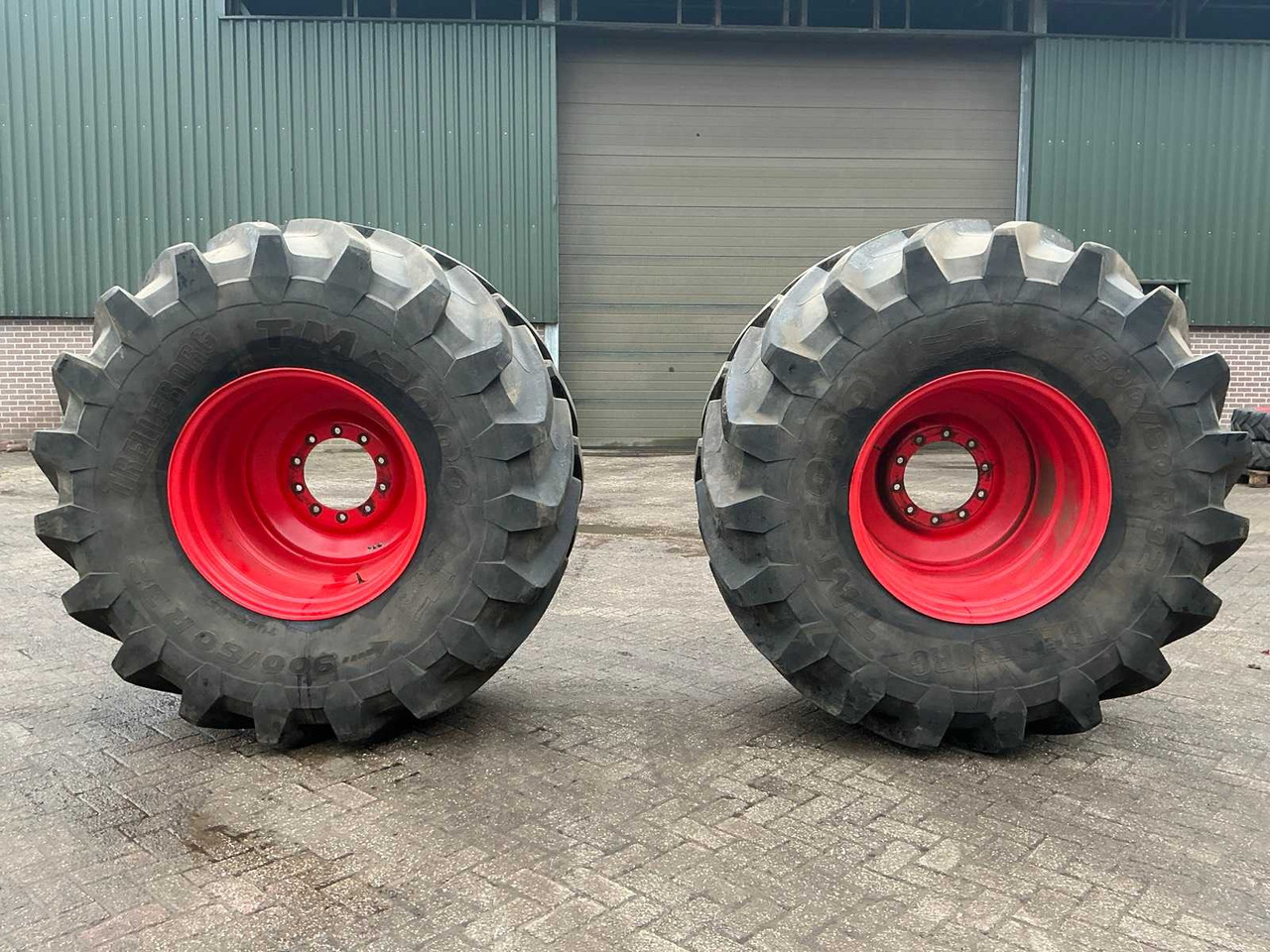 Trelleborg TM200 - الإطارات والجنوط - جرار: صور 1 Trelleborg TM200 - الإطارات والجنوط - جرار: صور 1