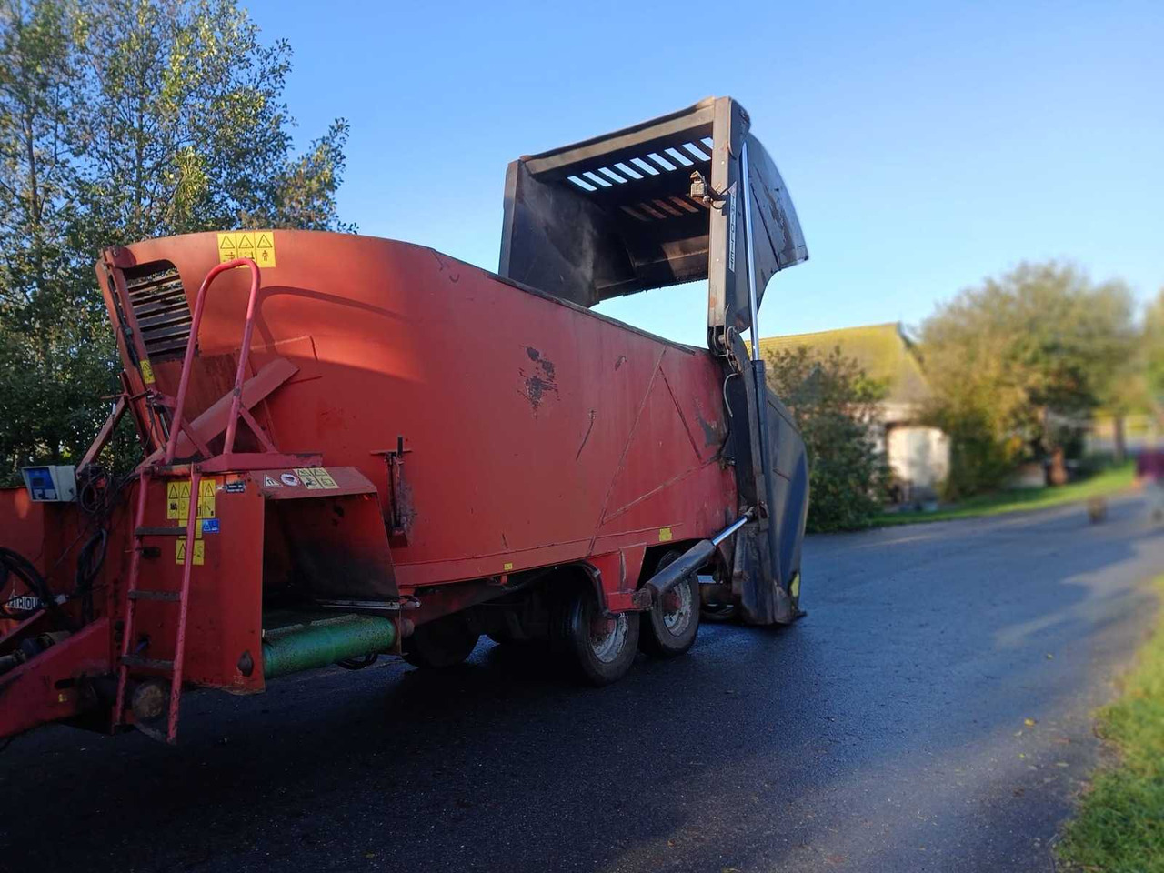 Trioliet TM-2-S-1600 - آلة خلط وتوزيع الأعلاف: صور 3 Trioliet TM-2-S-1600 - آلة خلط وتوزيع الأعلاف: صور 3