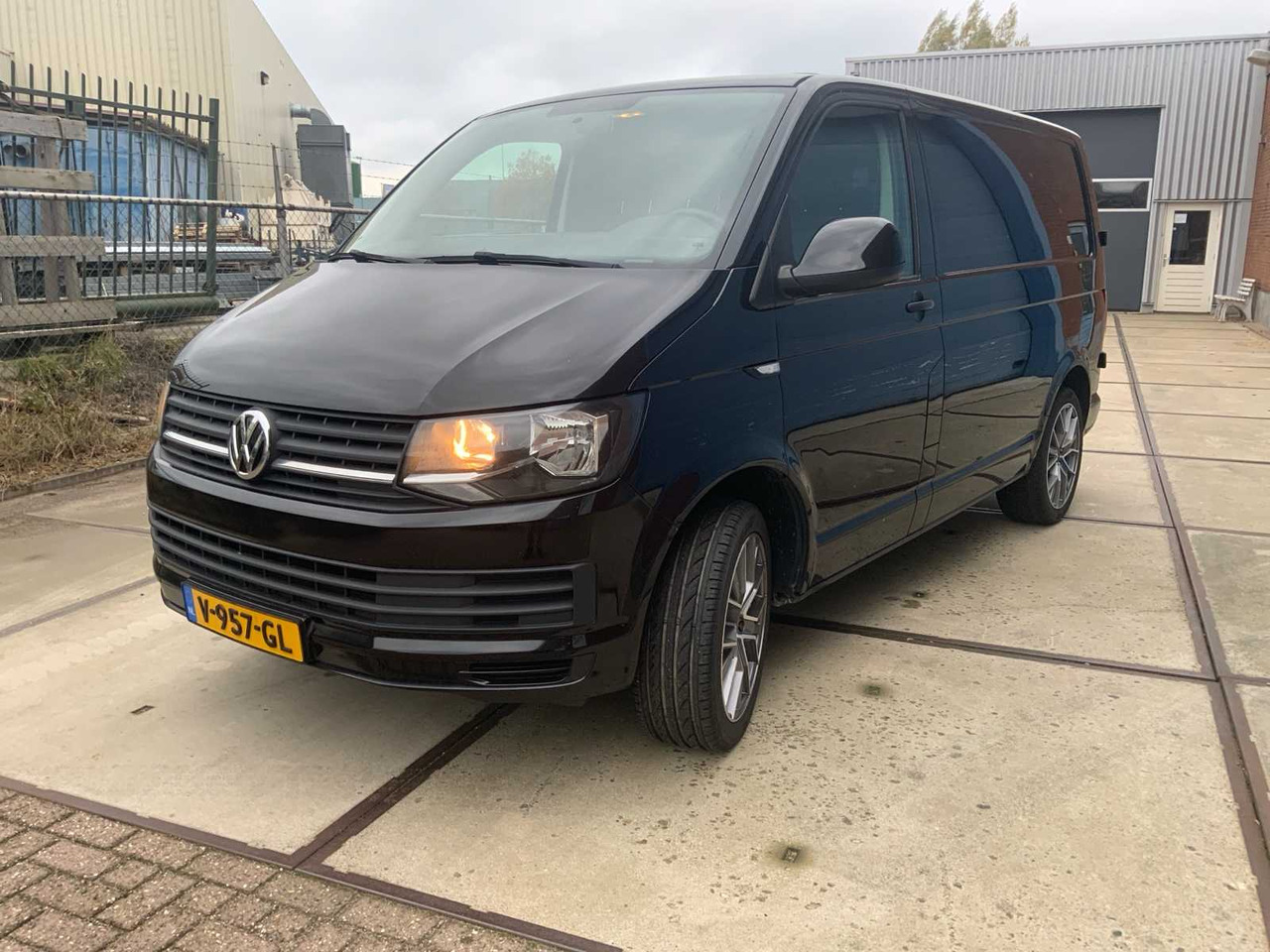 VOLKSWAGEN TRANSPORTER 2.0 TDI L1H1 HIGHL. COMPANY CAR - الشاحنات الصغيرة: صور 1 VOLKSWAGEN TRANSPORTER 2.0 TDI L1H1 HIGHL. COMPANY CAR - الشاحنات الصغيرة: صور 1