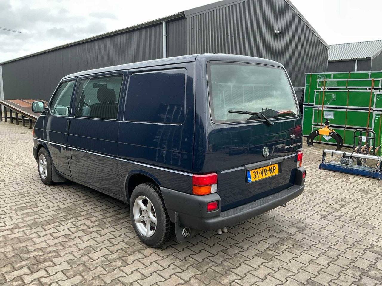 VOLKSWAGEN TRANSPORTER T4 2.4D 5 CYLINDER COMMERCIAL VEHICLE WITH RAMP/LOADING PLATFORM - الشاحنات الصغيرة: صور 4 VOLKSWAGEN TRANSPORTER T4 2.4D 5 CYLINDER COMMERCIAL VEHICLE WITH RAMP/LOADING PLATFORM - الشاحنات الصغيرة: صور 4