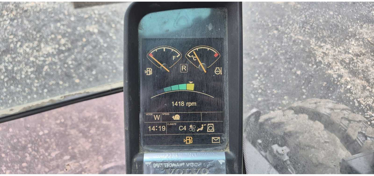 Volvo Construction Equipment EW140C - حفارة على عجلات: صور 3 Volvo Construction Equipment EW140C - حفارة على عجلات: صور 3