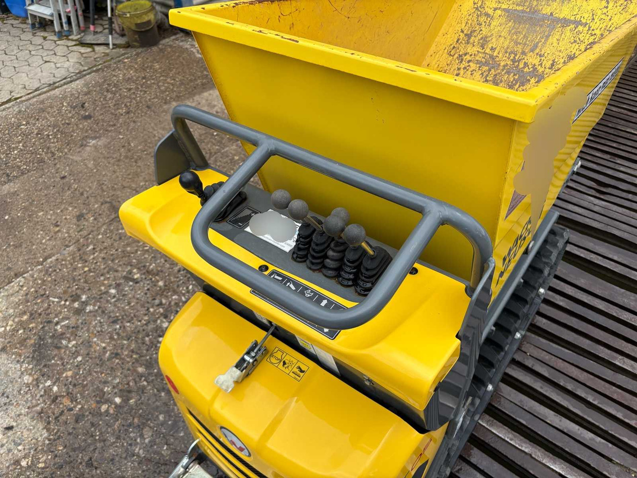 Wacker Neuson DT 05 DT11-01 - قلابة شاحنة: صور 4 Wacker Neuson DT 05 DT11-01 - قلابة شاحنة: صور 4