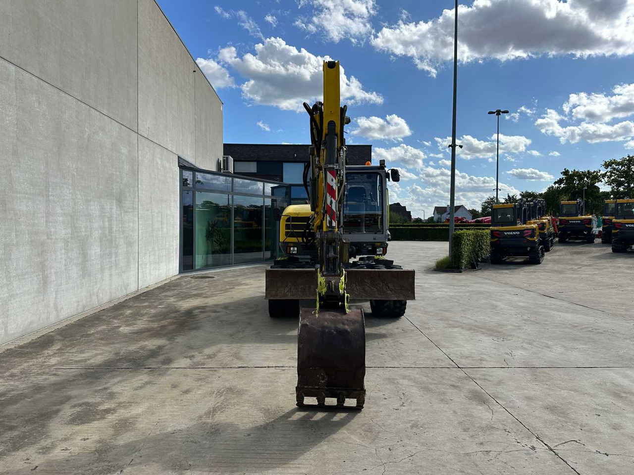 Wacker Neuson WACKER NEUSON - 2019 - EW100 - WHEELED EXCAVATOR - حفارة على عجلات: صور 2 Wacker Neuson WACKER NEUSON - 2019 - EW100 - WHEELED EXCAVATOR - حفارة على عجلات: صور 2