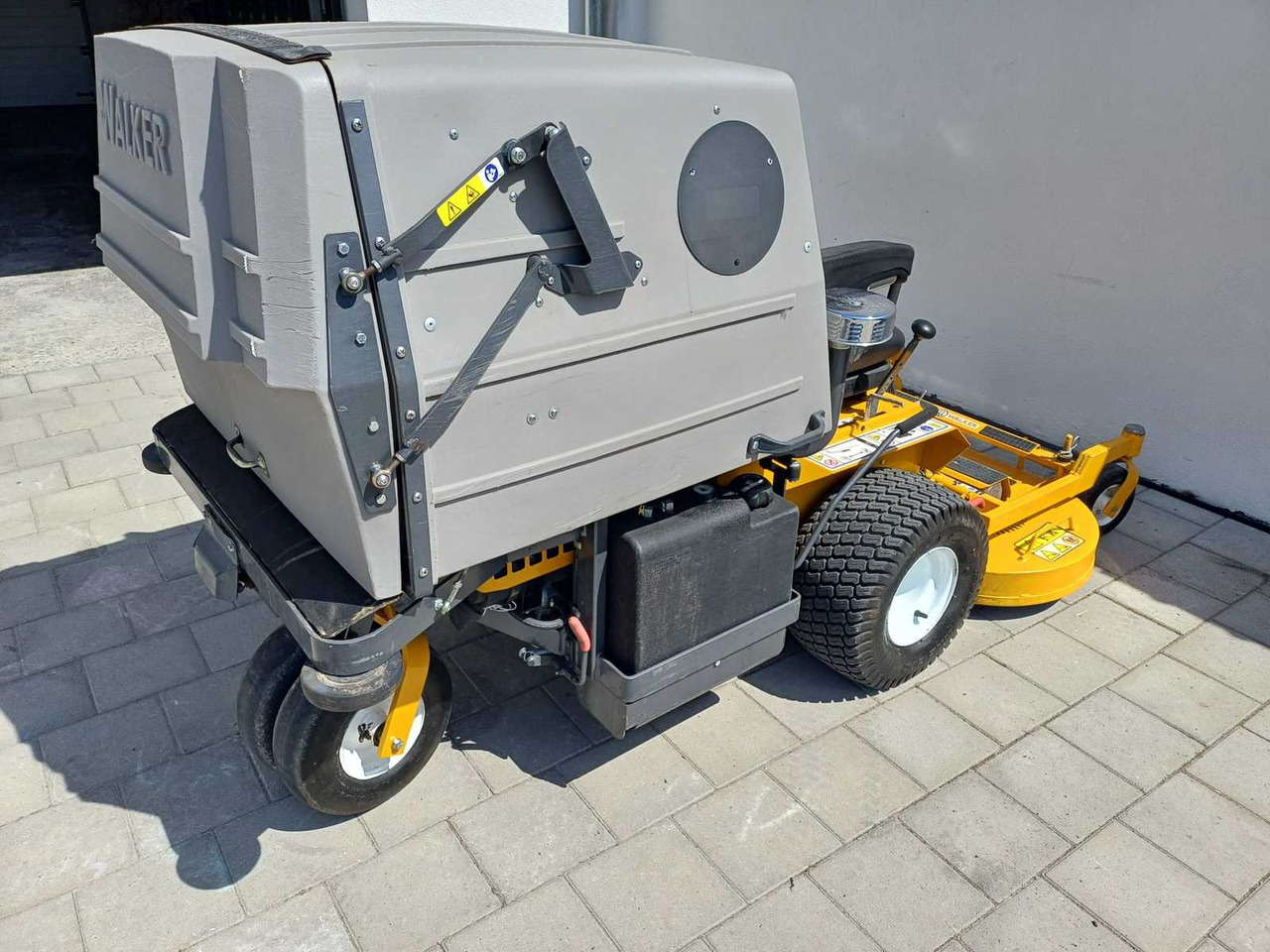 Walker D21D - جزازة المروج: صور 3 Walker D21D - جزازة المروج: صور 3