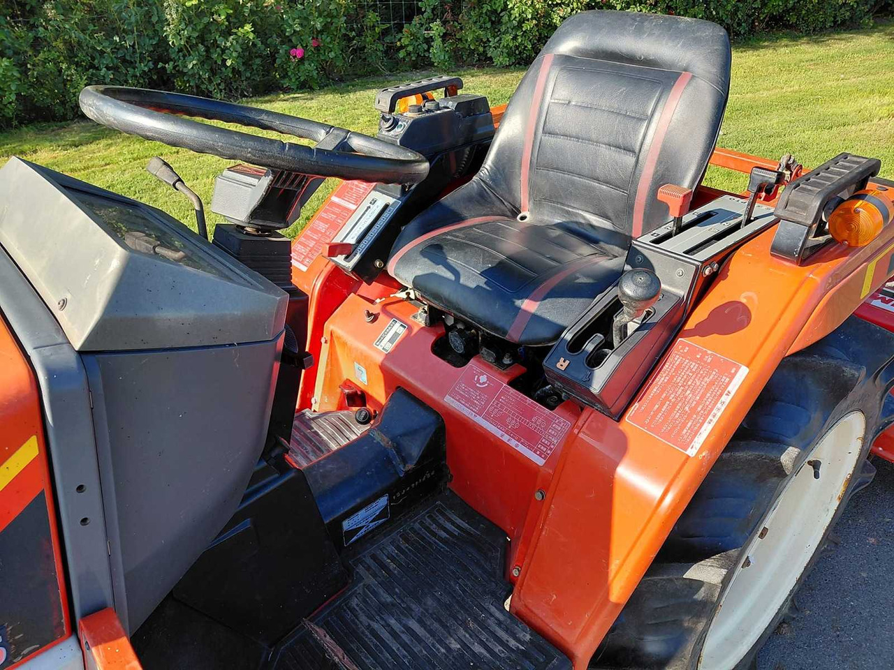 Yanmar F155 - جرار صغير: صور 5 Yanmar F155 - جرار صغير: صور 5