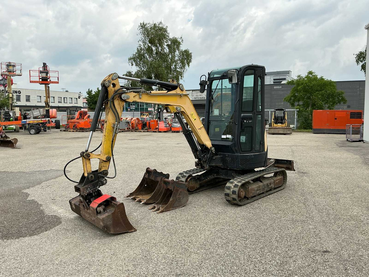 Yanmar VIO25-4 - حفارات زحافة: صور 2 Yanmar VIO25-4 - حفارات زحافة: صور 2