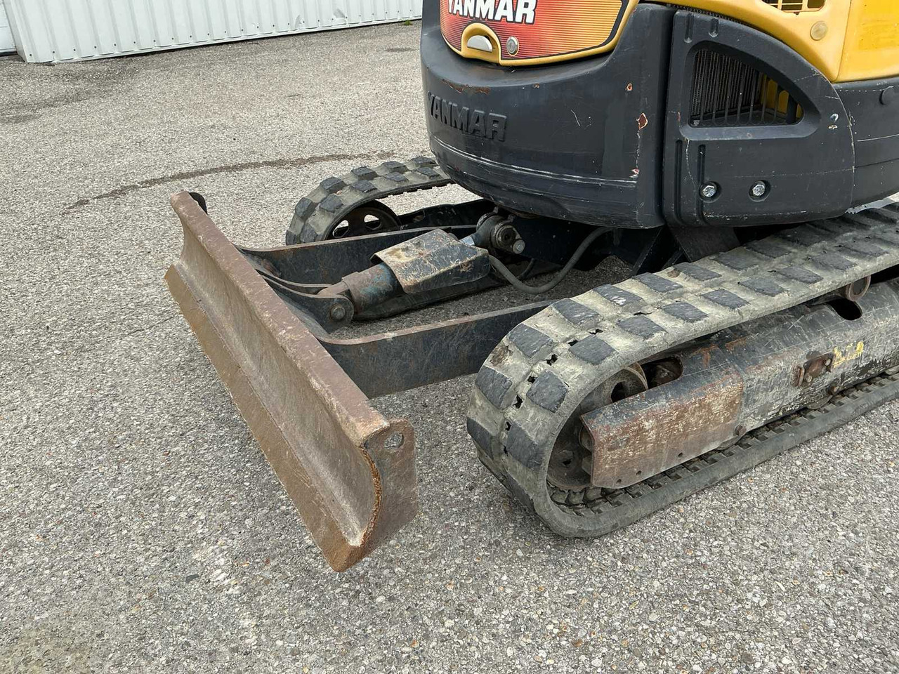 Yanmar VIO25-4 - حفارات زحافة: صور 5 Yanmar VIO25-4 - حفارات زحافة: صور 5