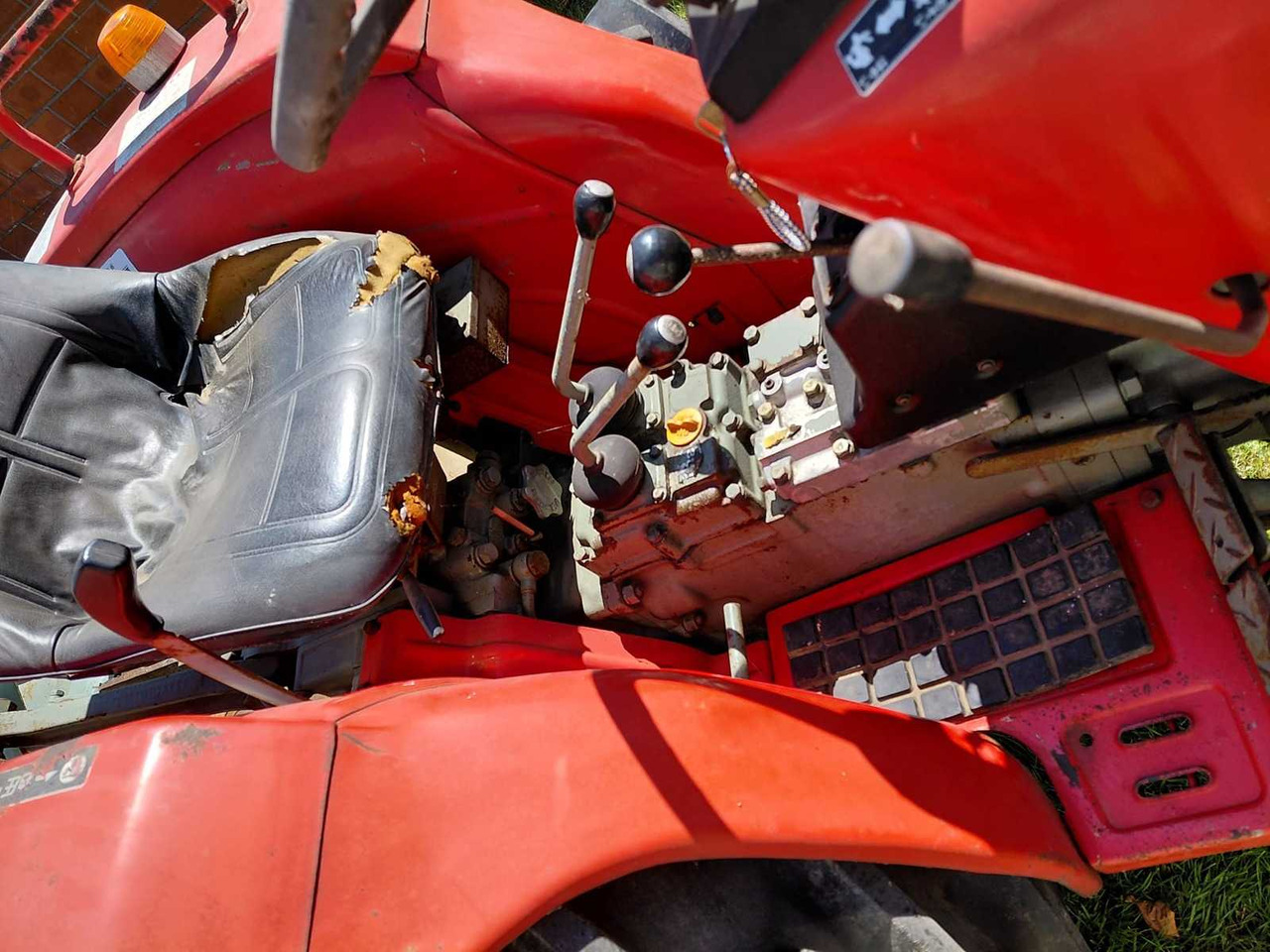 Yanmar YM2210 - جرار صغير: صور 4 Yanmar YM2210 - جرار صغير: صور 4