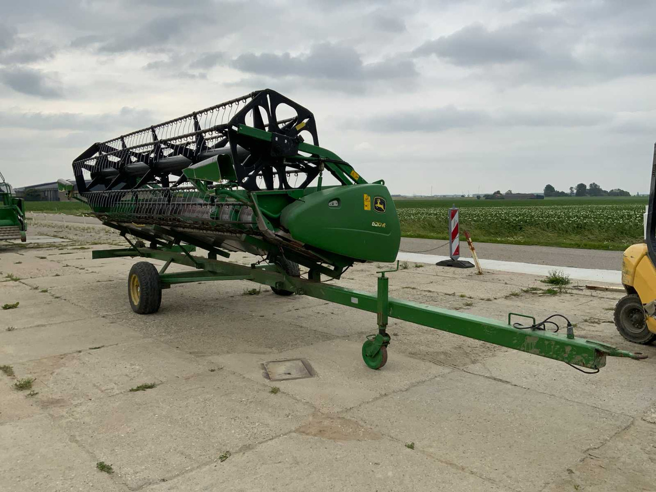 John deere 620R - حصادة شاملة: صور 3 John deere 620R - حصادة شاملة: صور 3