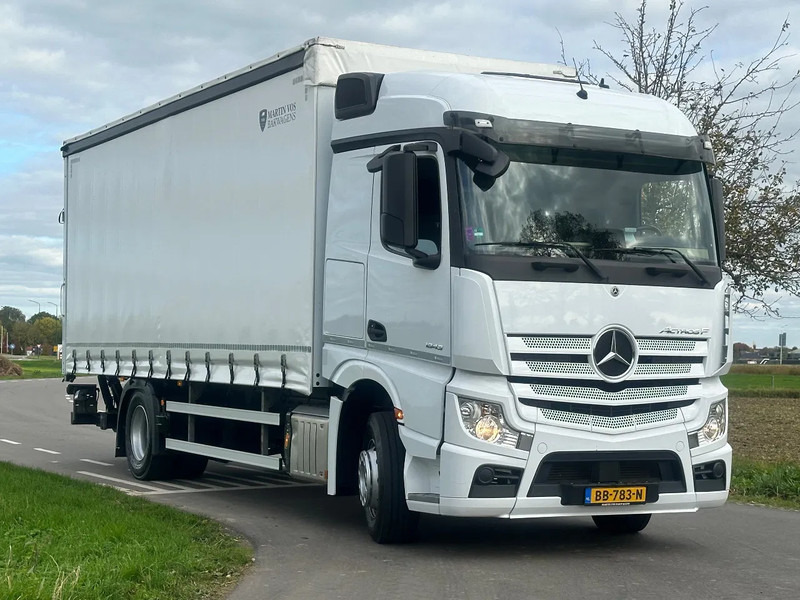 Mercedes-Benz Actros ACTROS 1843L 2022. 183432km Schuifzeil met Laadklep 2000kg - شاحنة ستارة: صور 2 Mercedes-Benz Actros ACTROS 1843L 2022. 183432km Schuifzeil met Laadklep 2000kg - شاحنة ستارة: صور 2