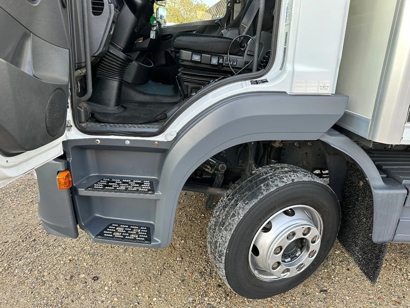 Mercedes-Benz Atego ATEGO1218 GEISOLEERDE OPBOUW 620x247x260! 2000kg Laadklep. - بصندوق مغلق شاحنة: صور 5 Mercedes-Benz Atego ATEGO1218 GEISOLEERDE OPBOUW 620x247x260! 2000kg Laadklep. - بصندوق مغلق شاحنة: صور 5