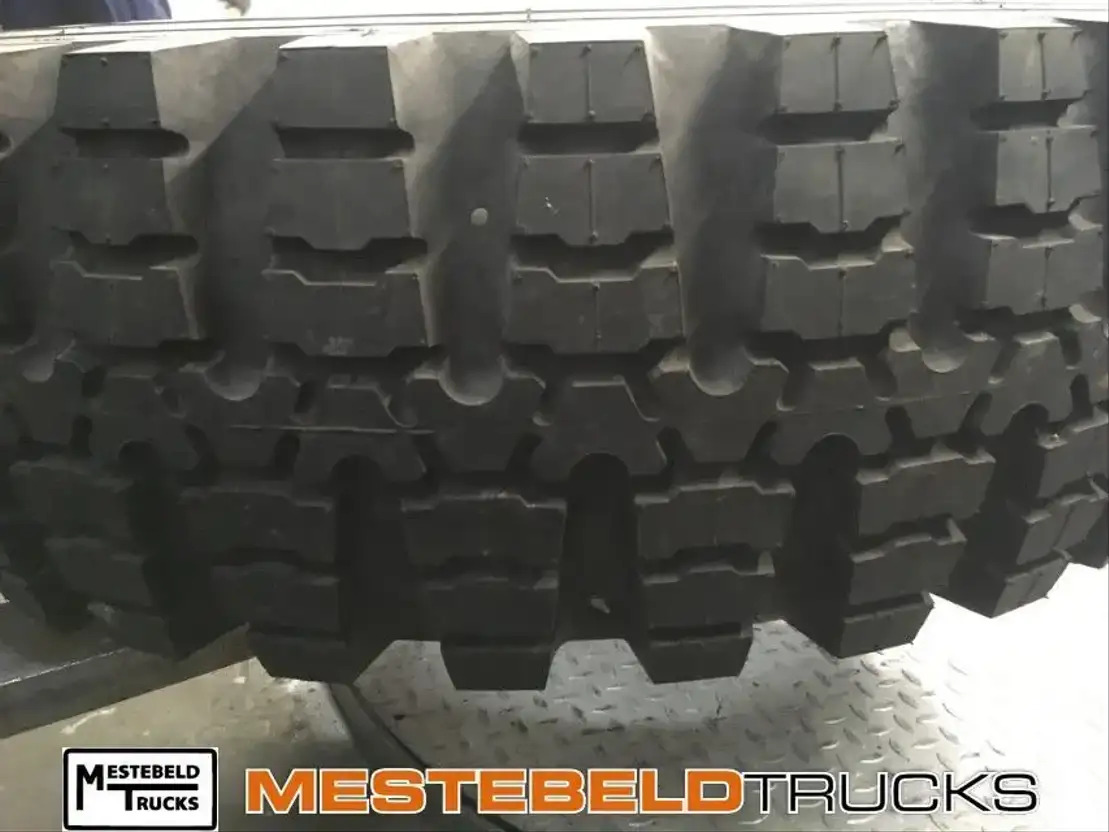 Continental Banden 14.00 r20 Mil profil - عجلات - شاحنة: صور 1 Continental Banden 14.00 r20 Mil profil - عجلات - شاحنة: صور 1